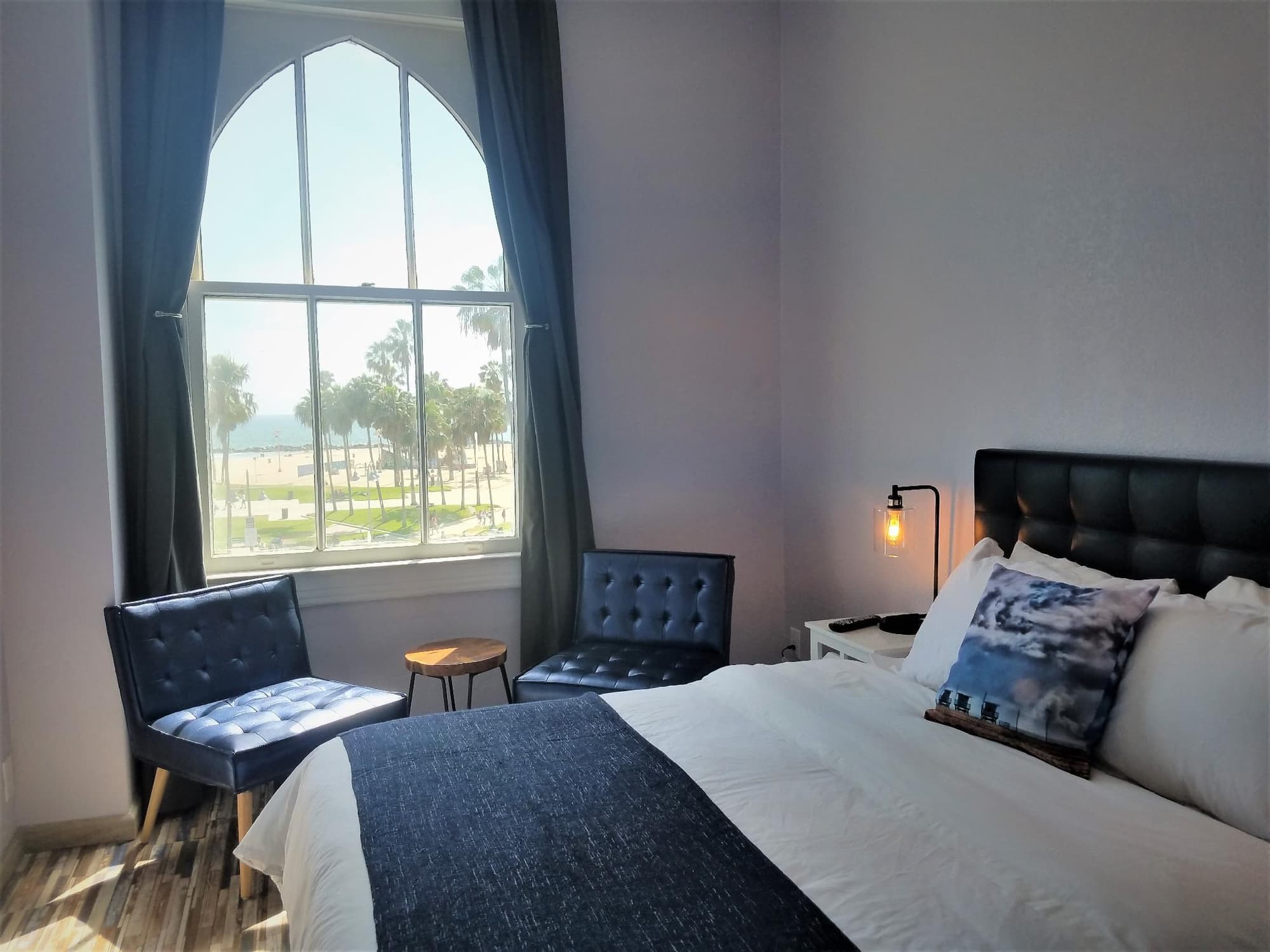 Venice Beach Cotel, Room