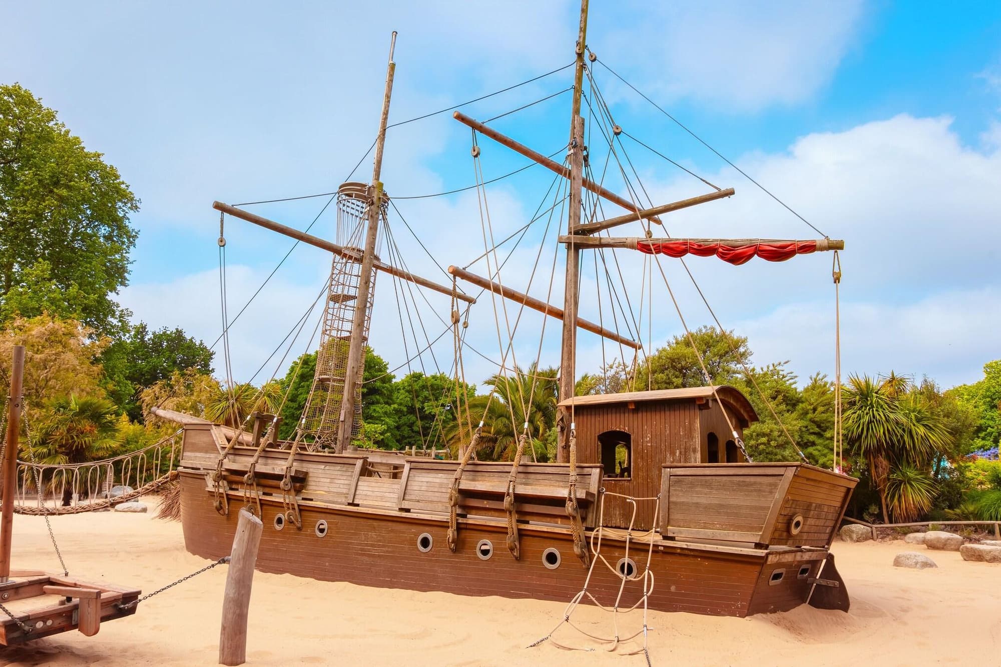 Lancaster Hall, General view