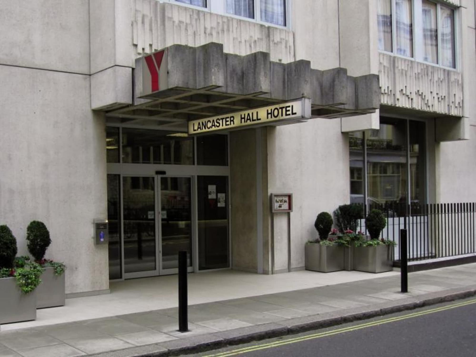 Lancaster Hall, Lobby