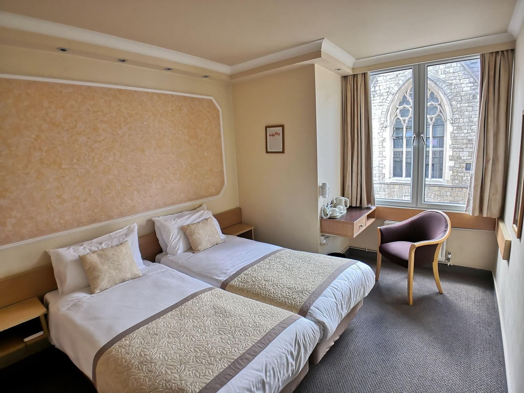 Lancaster Hall, Room