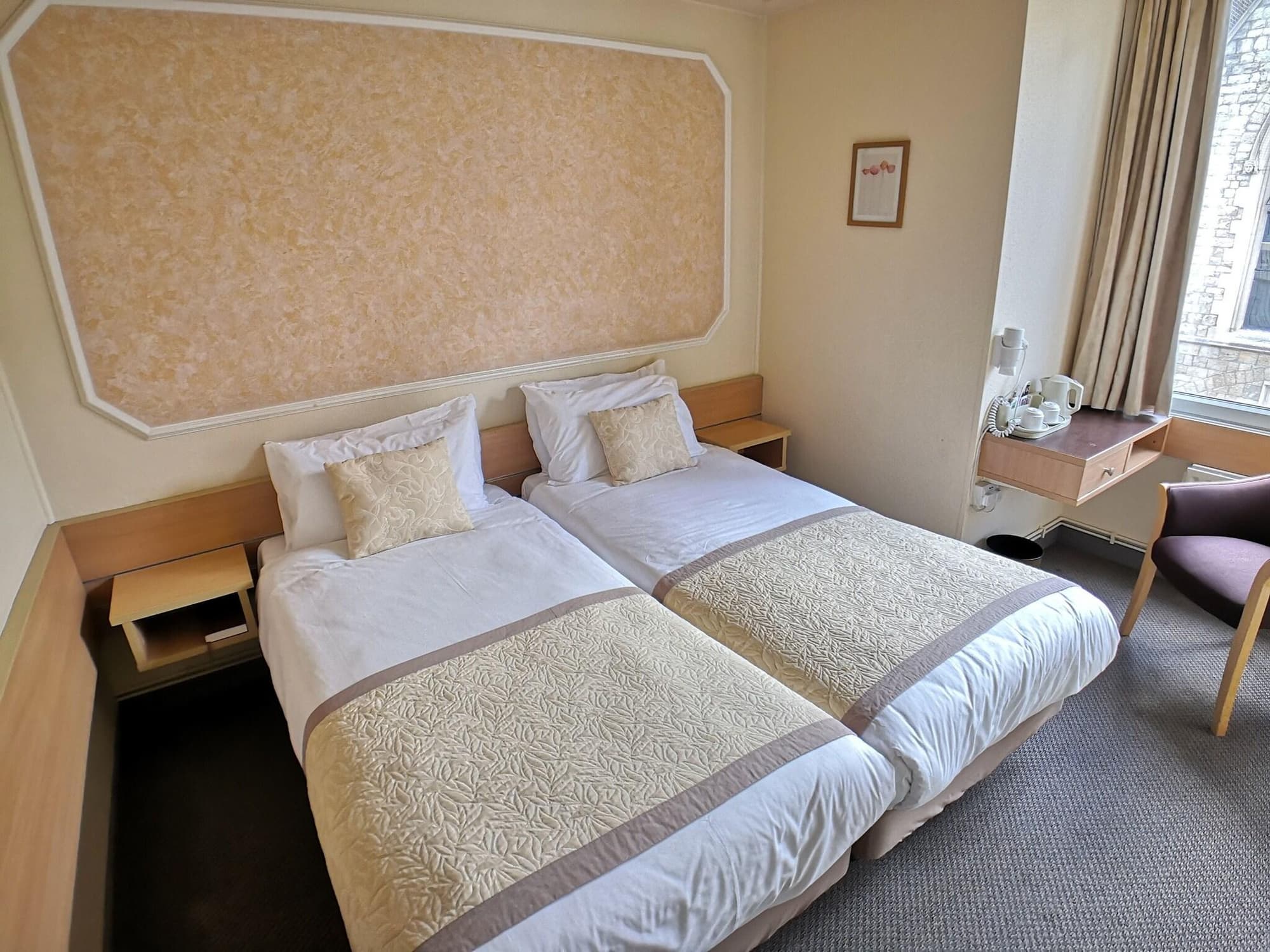 Lancaster Hall, Room