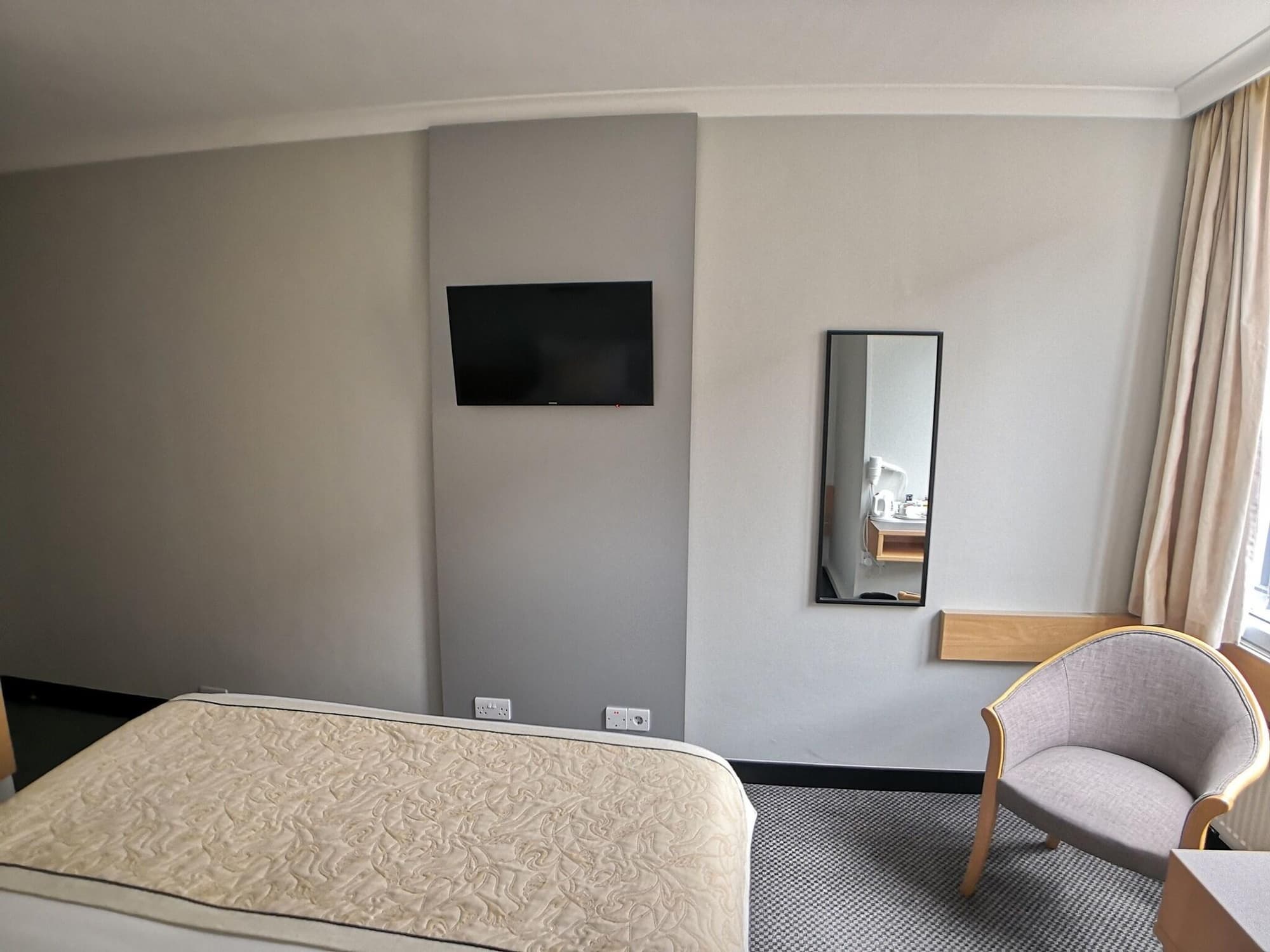 Lancaster Hall, Room