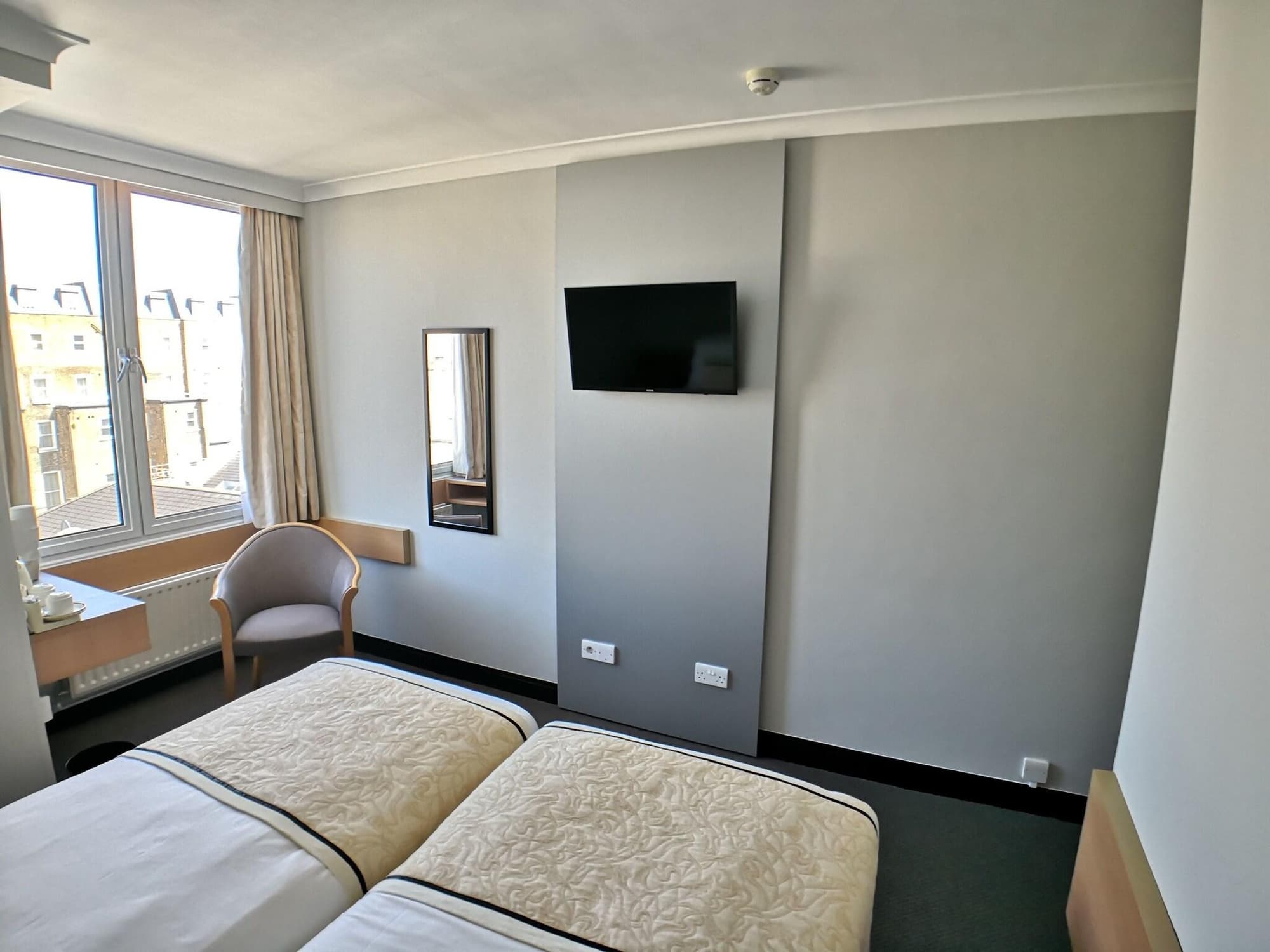 Lancaster Hall, Room