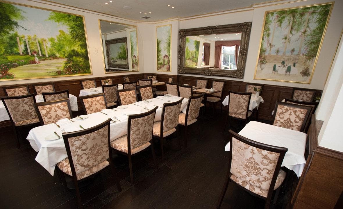 London Elizabeth, Restaurant