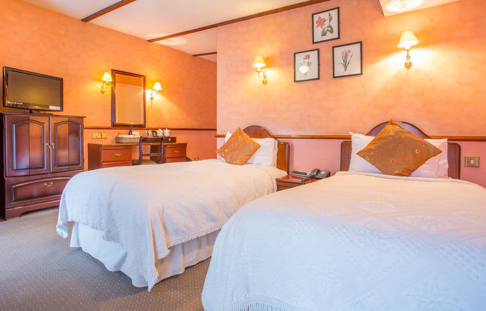 London Elizabeth, Room