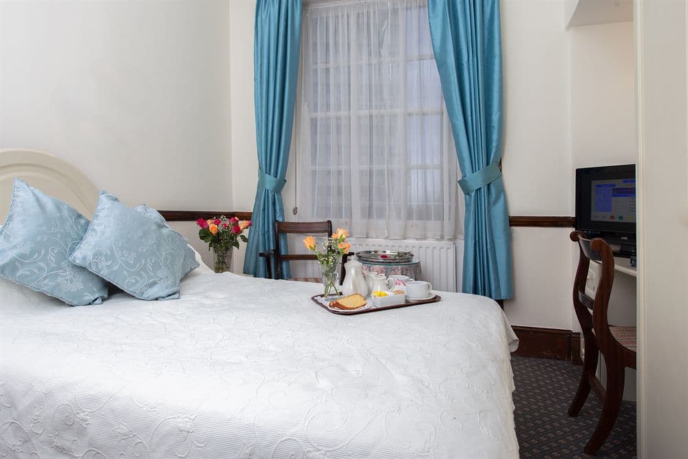 London Elizabeth, Room