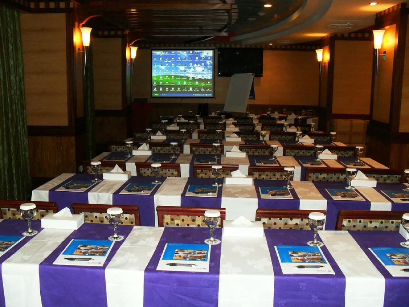 Leader Al Muna Kareem Hotel, Conferences