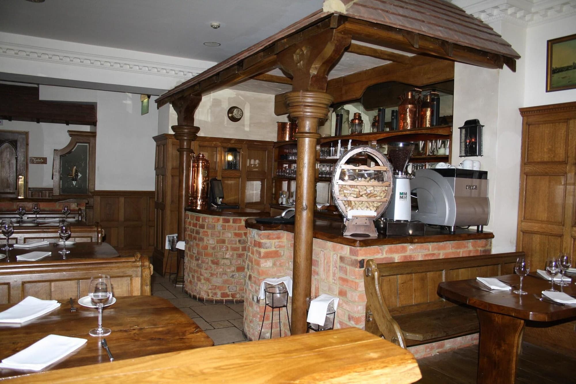 The Thames, Restaurant