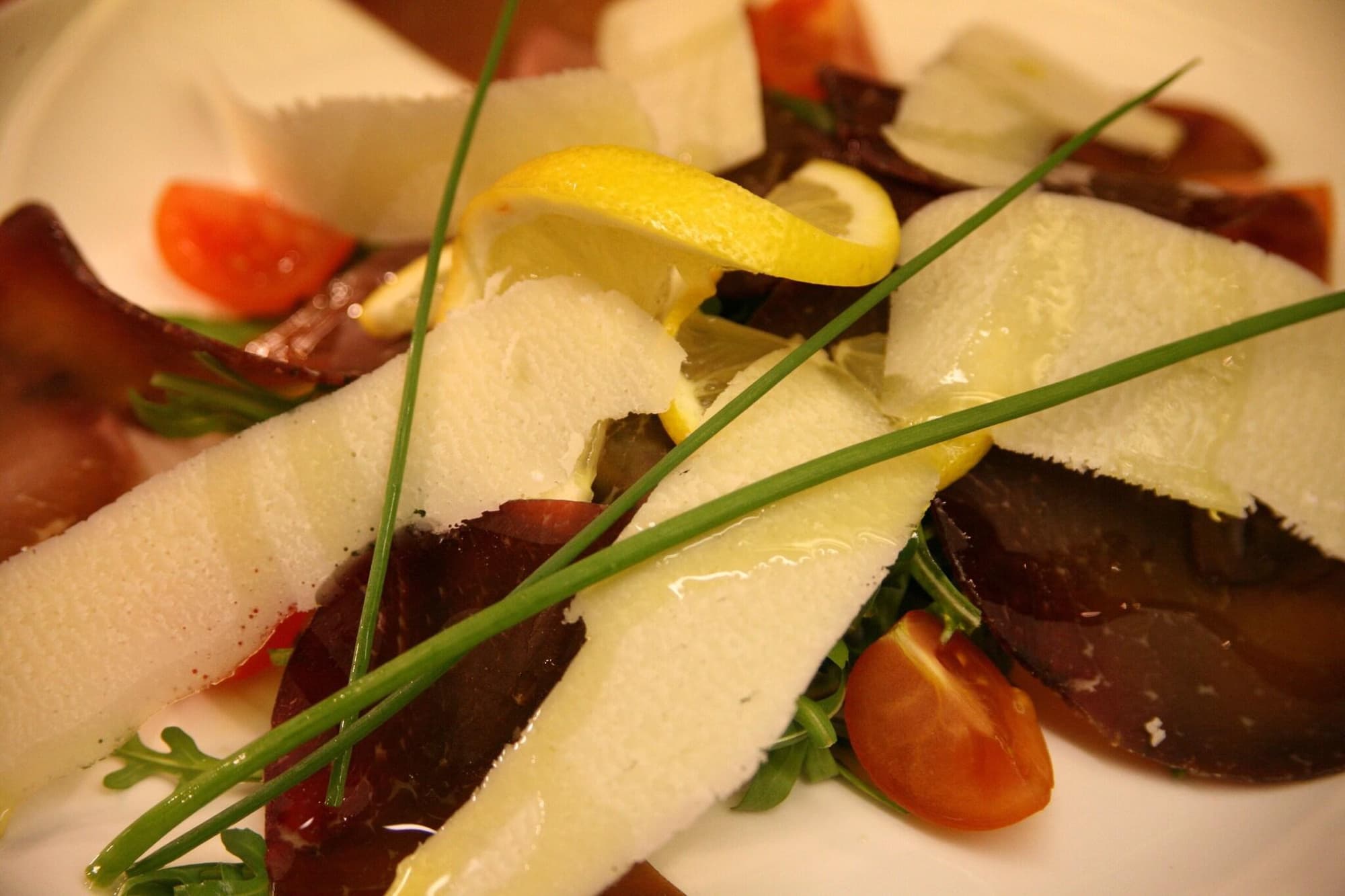 The Thames, Restaurant