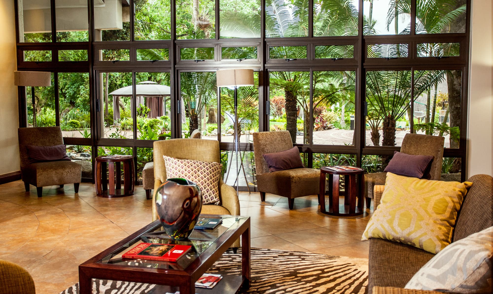 Sabi River Sun, Lobby