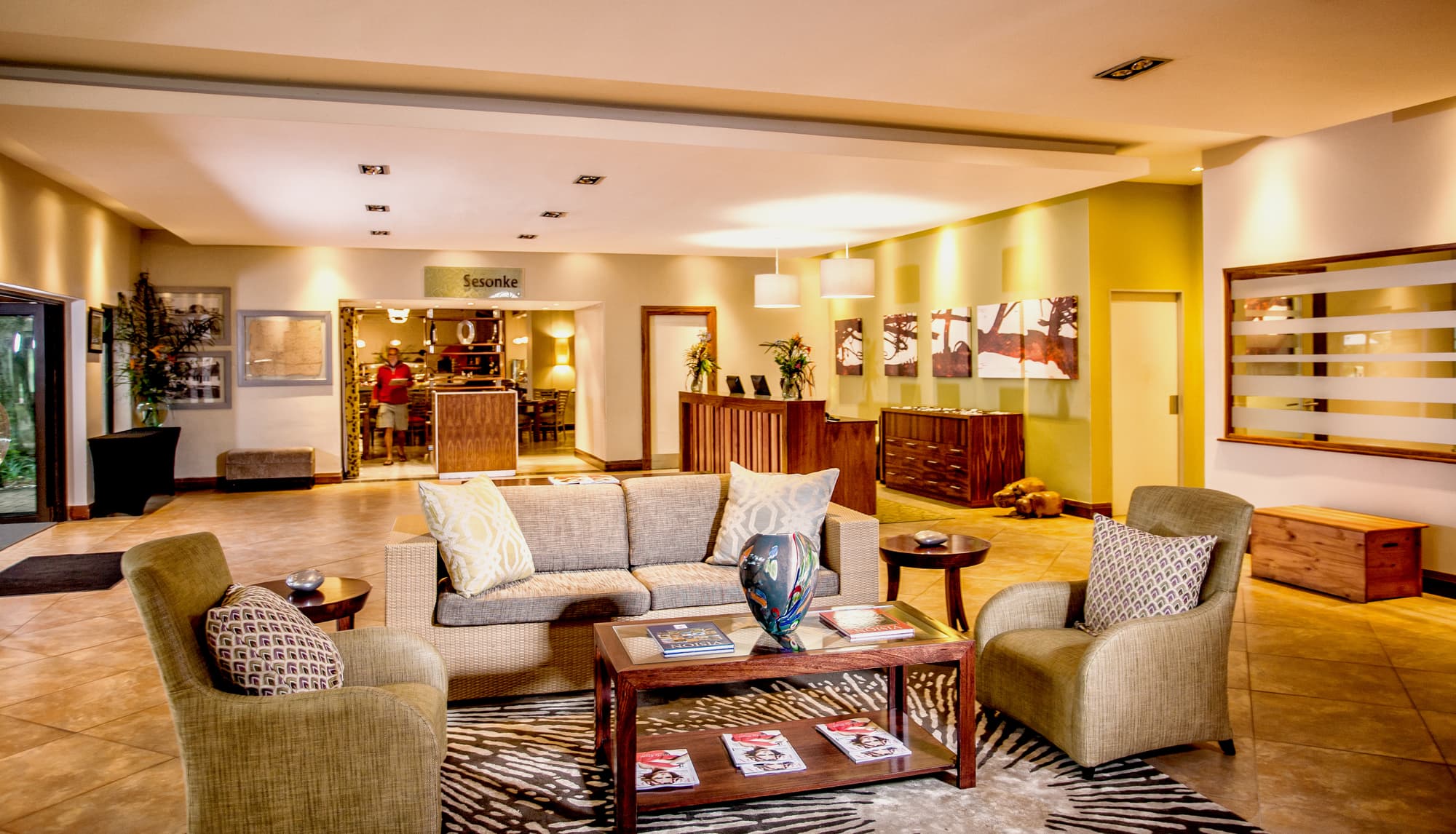 Sabi River Sun, Lobby