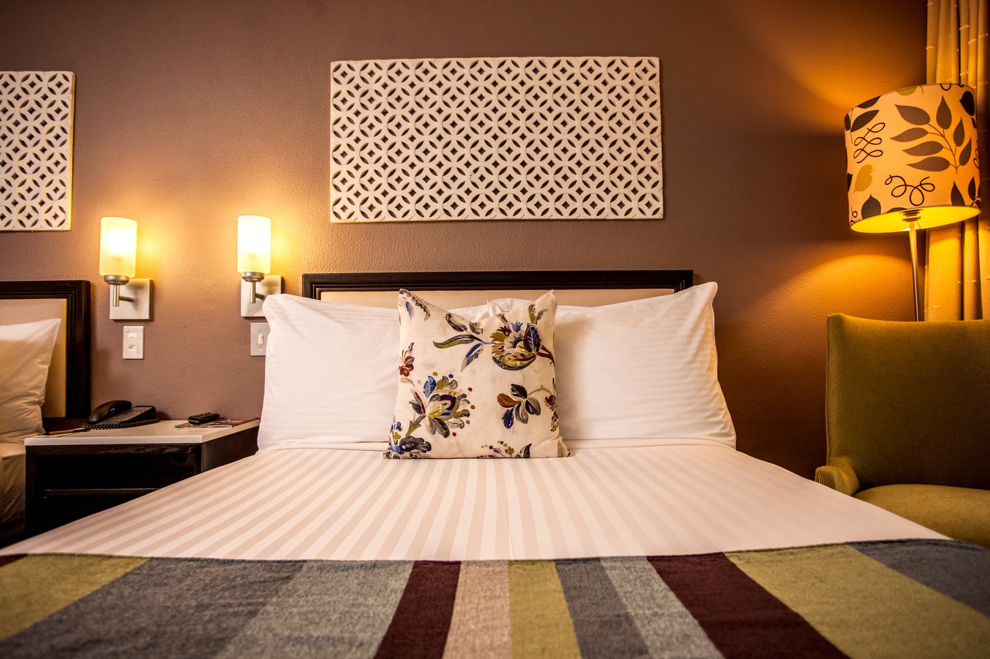 Sabi River Sun, Room