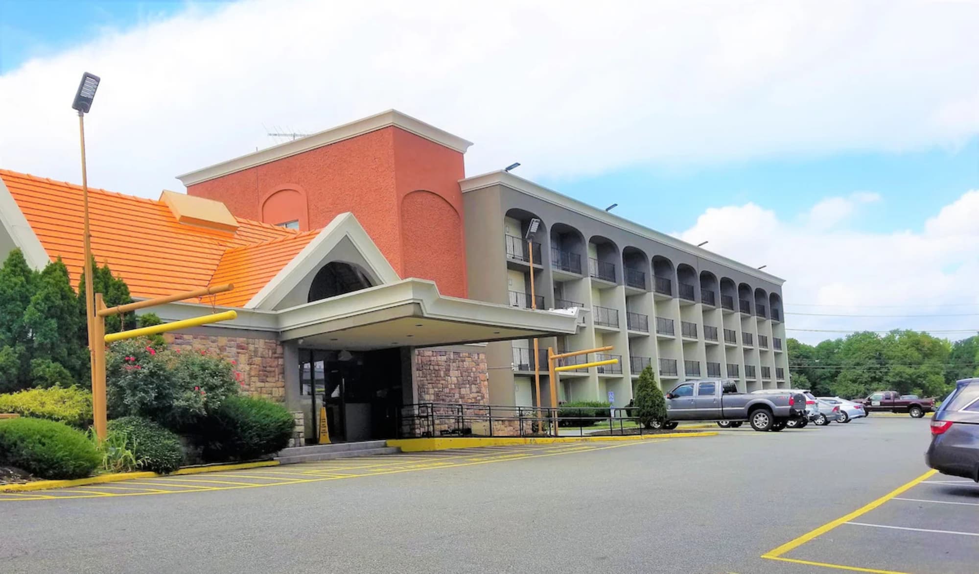 Howard Johnson By Wyndham Clifton Nj, General view