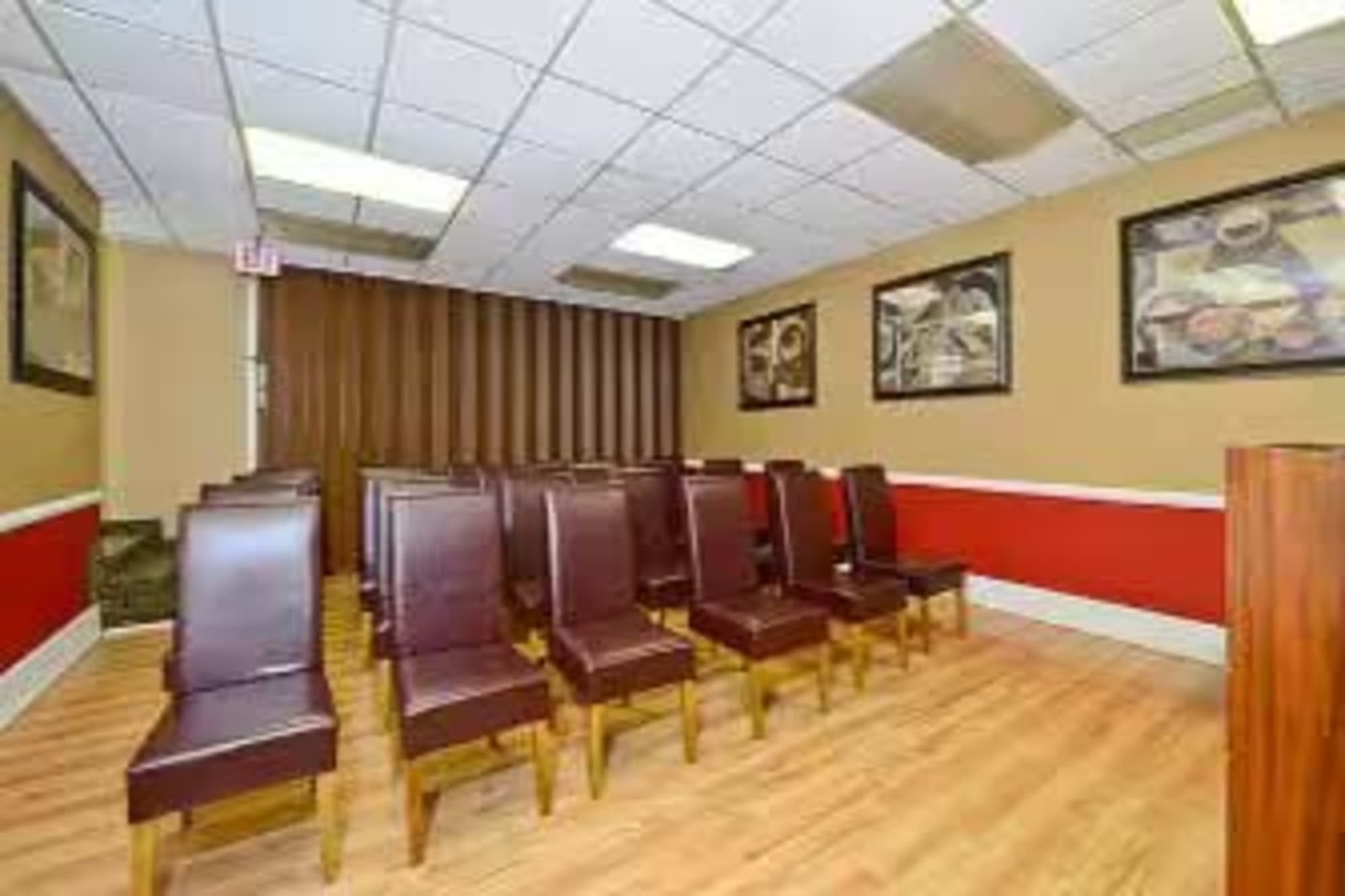 Howard Johnson By Wyndham Clifton Nj, Conferences