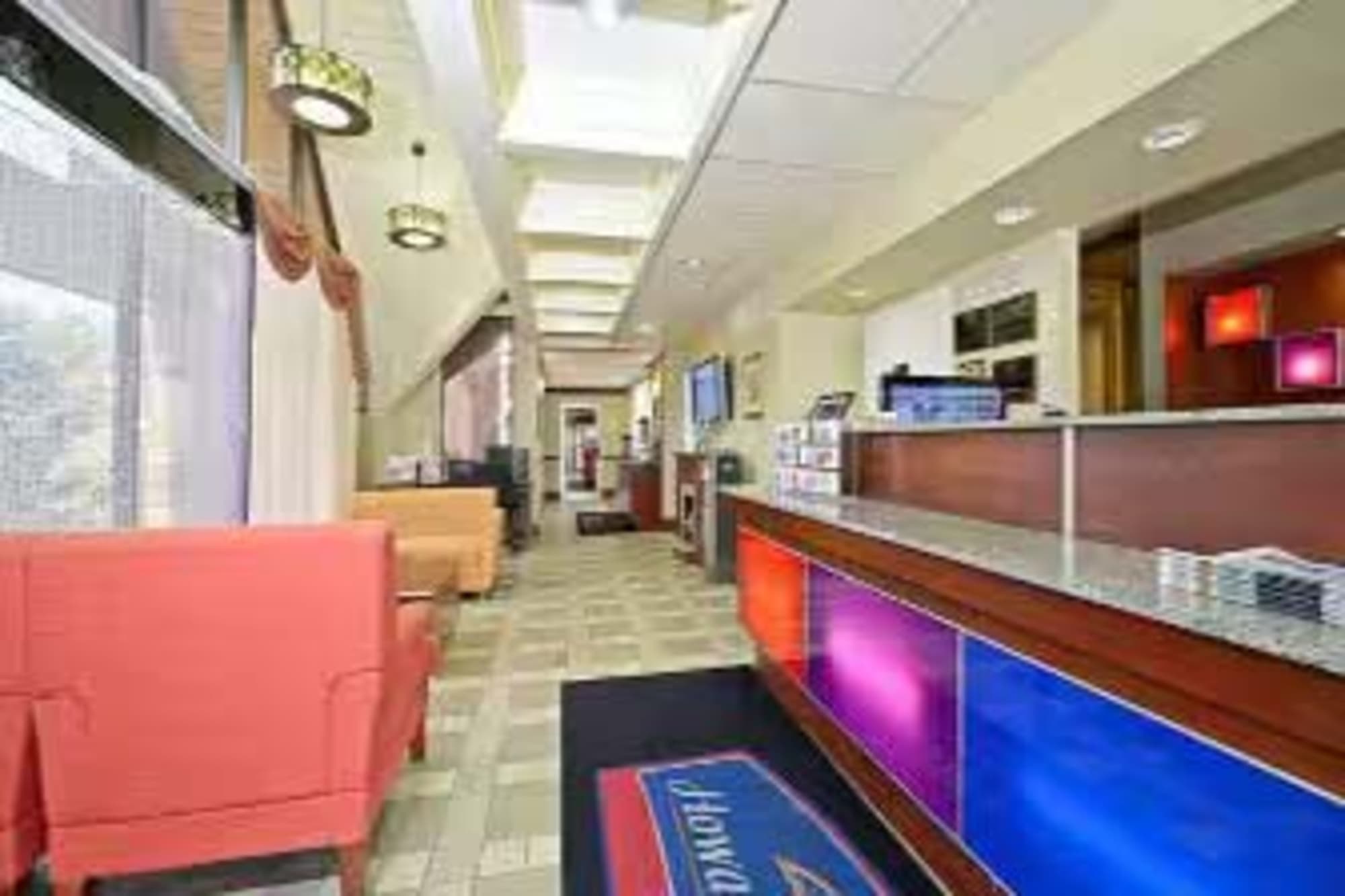 Howard Johnson By Wyndham Clifton Nj, Lobby