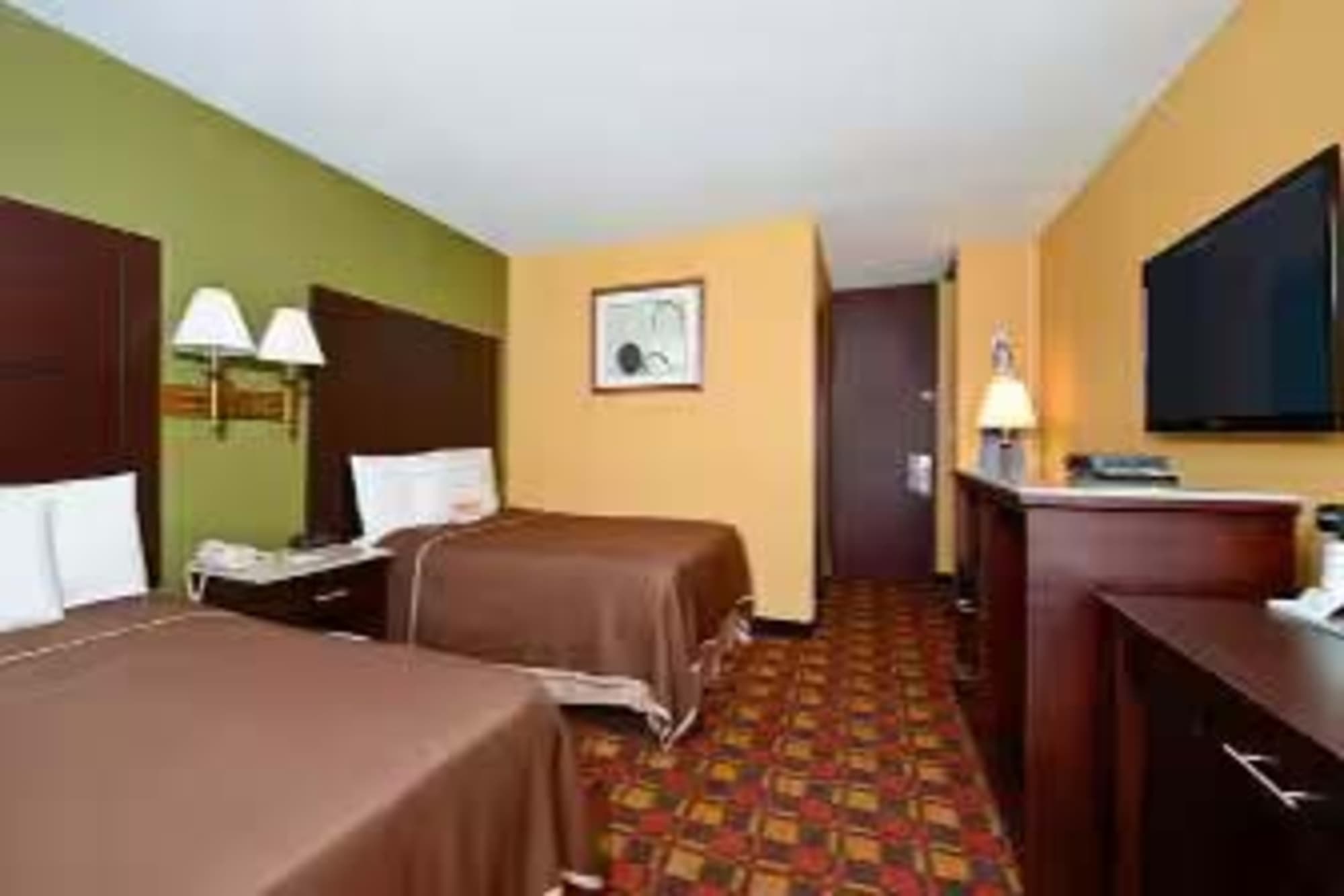 Howard Johnson By Wyndham Clifton Nj, Room