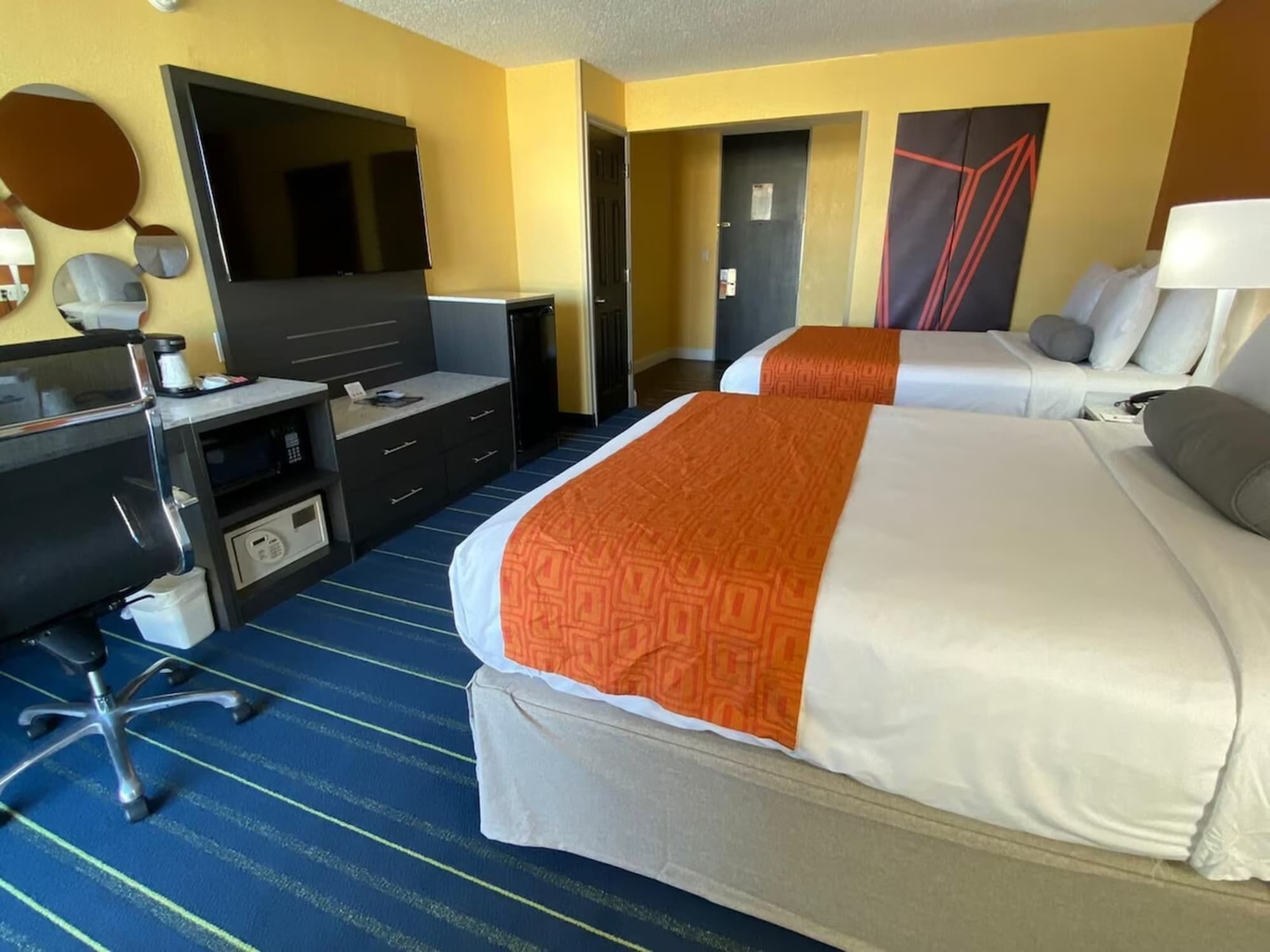 Howard Johnson By Wyndham Clifton Nj, Room