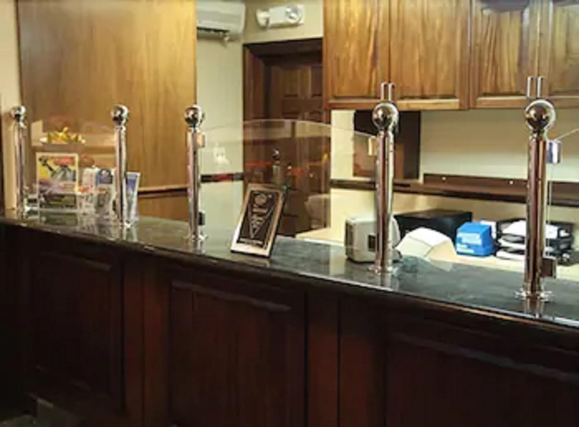 The Holland Hotel, Lobby