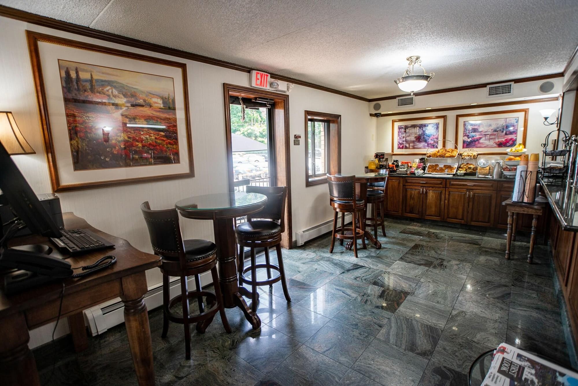 The Holland Hotel, Lobby