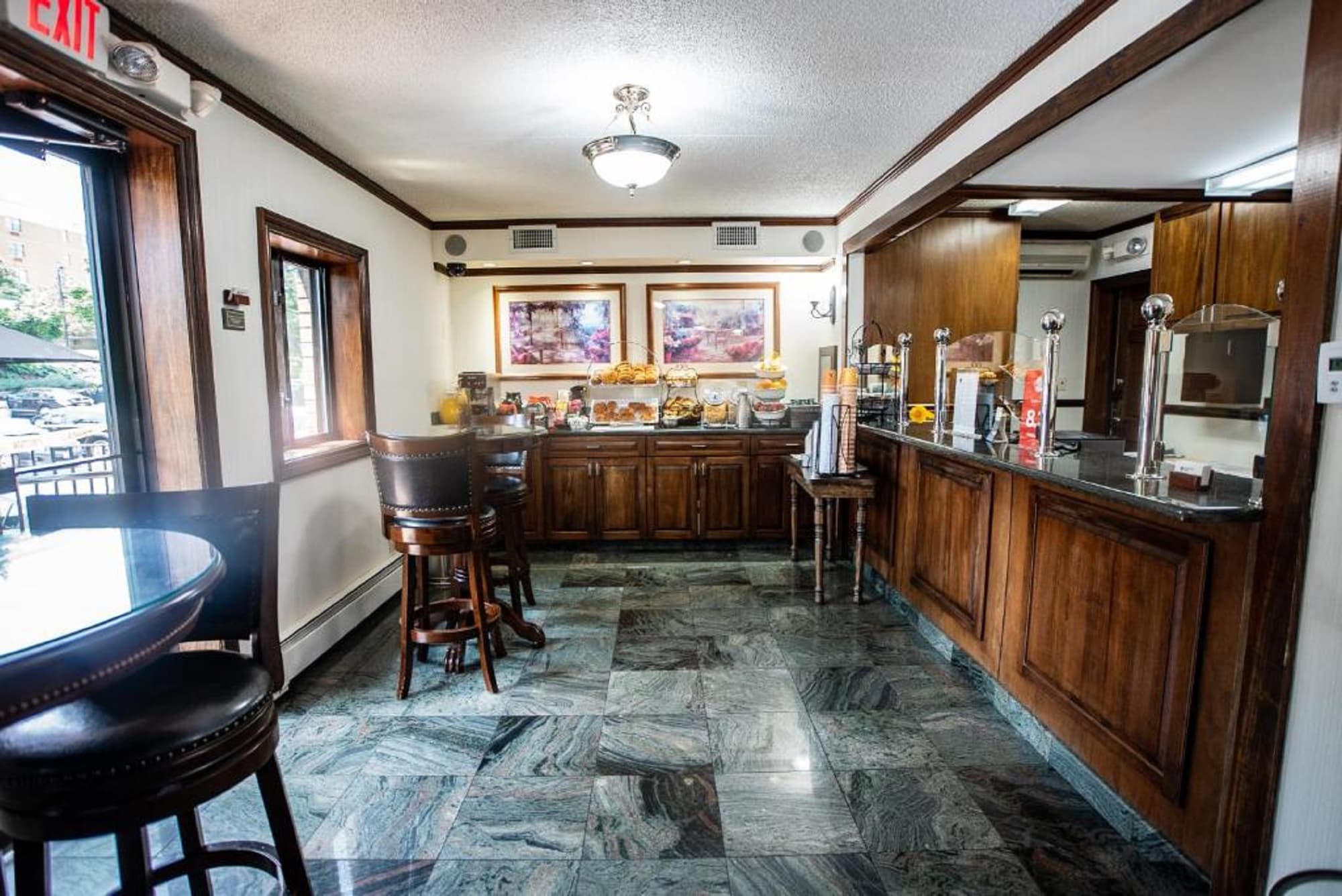 The Holland Hotel, Restaurant