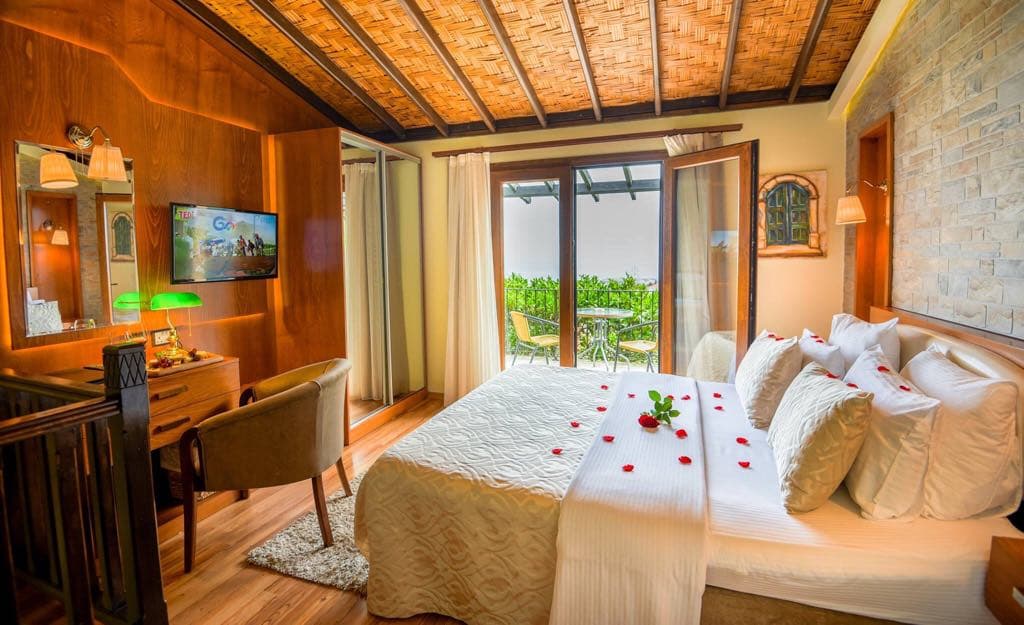 Bellapais Gardens, Room