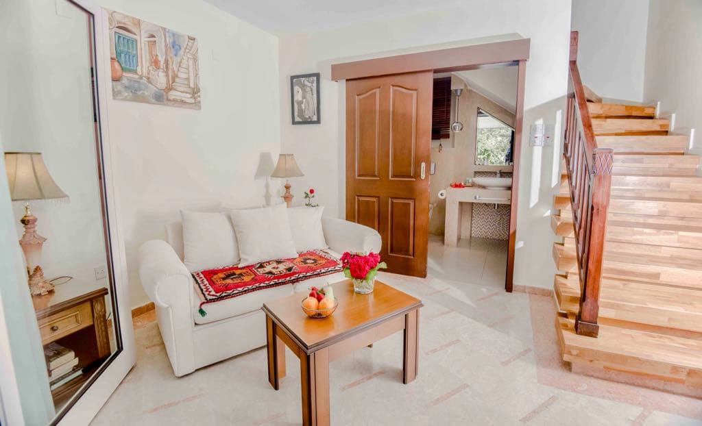 Bellapais Gardens, Room