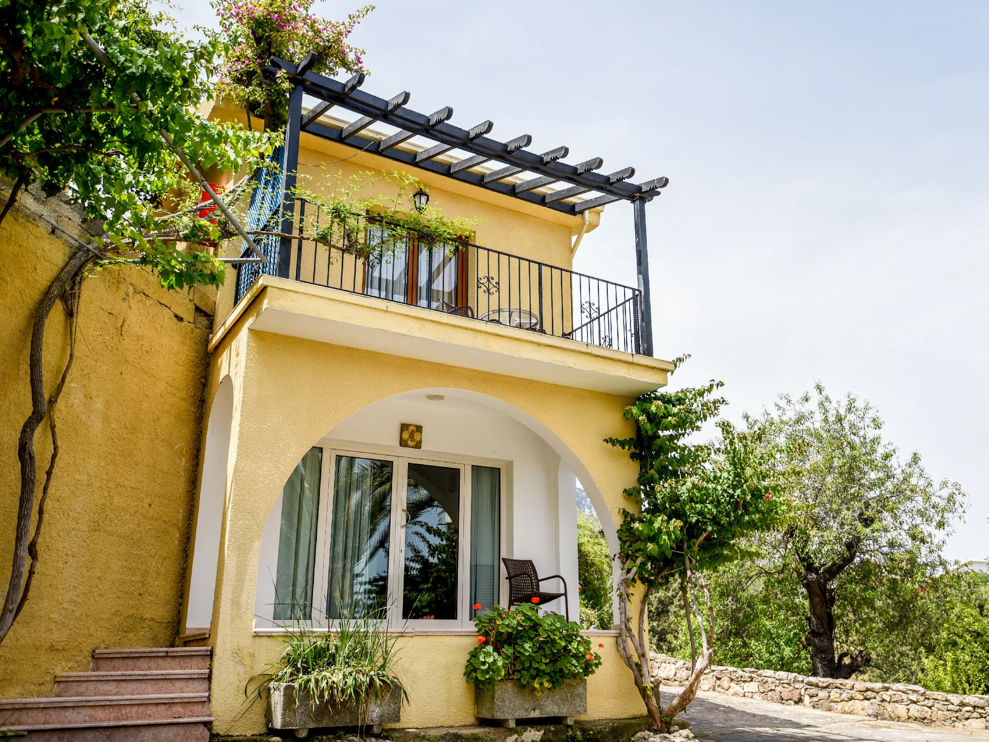 Bellapais Gardens, Room