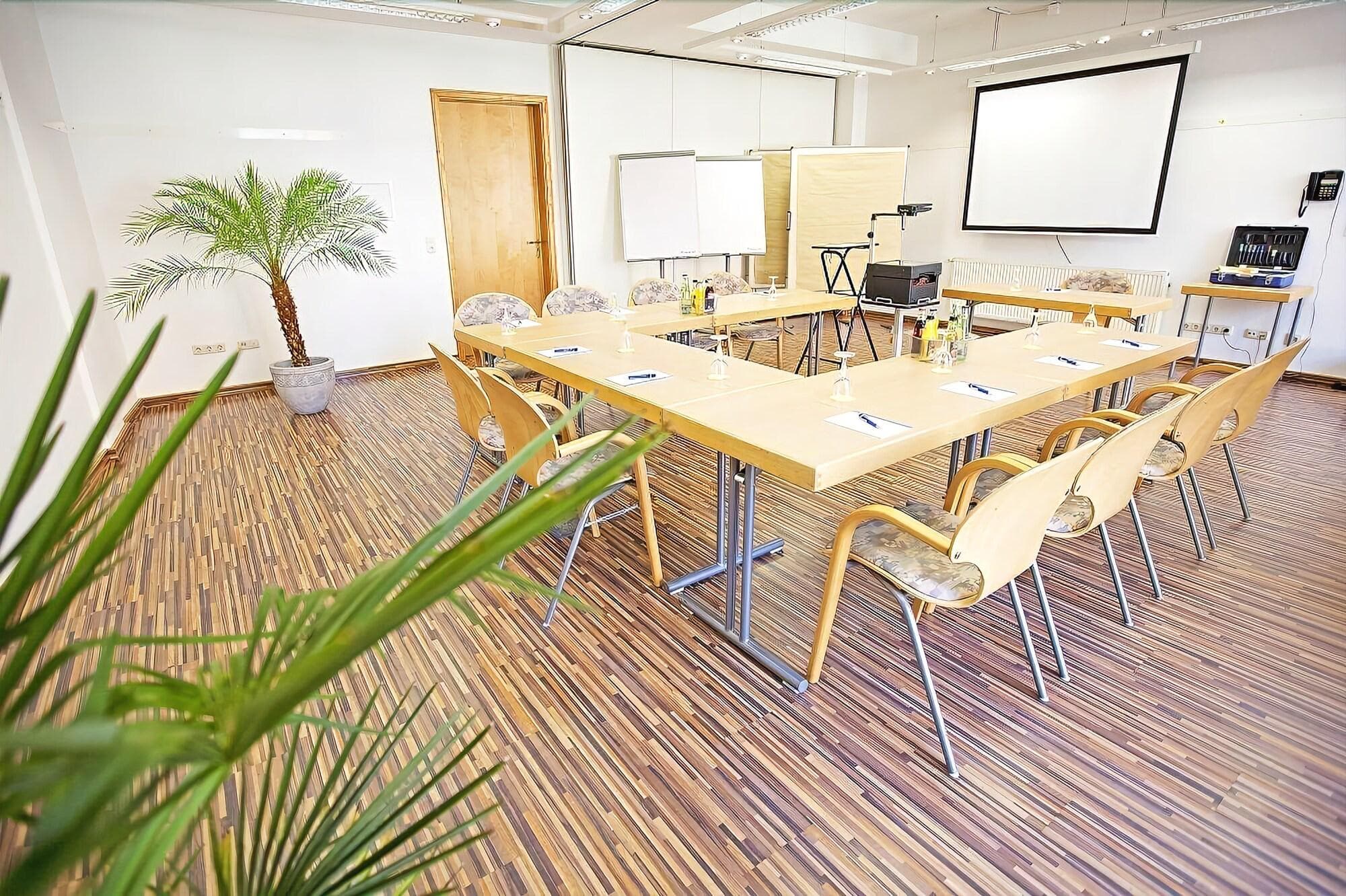 Goldener Adler, Conferences