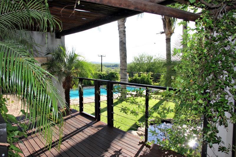 Browns Manor, General view