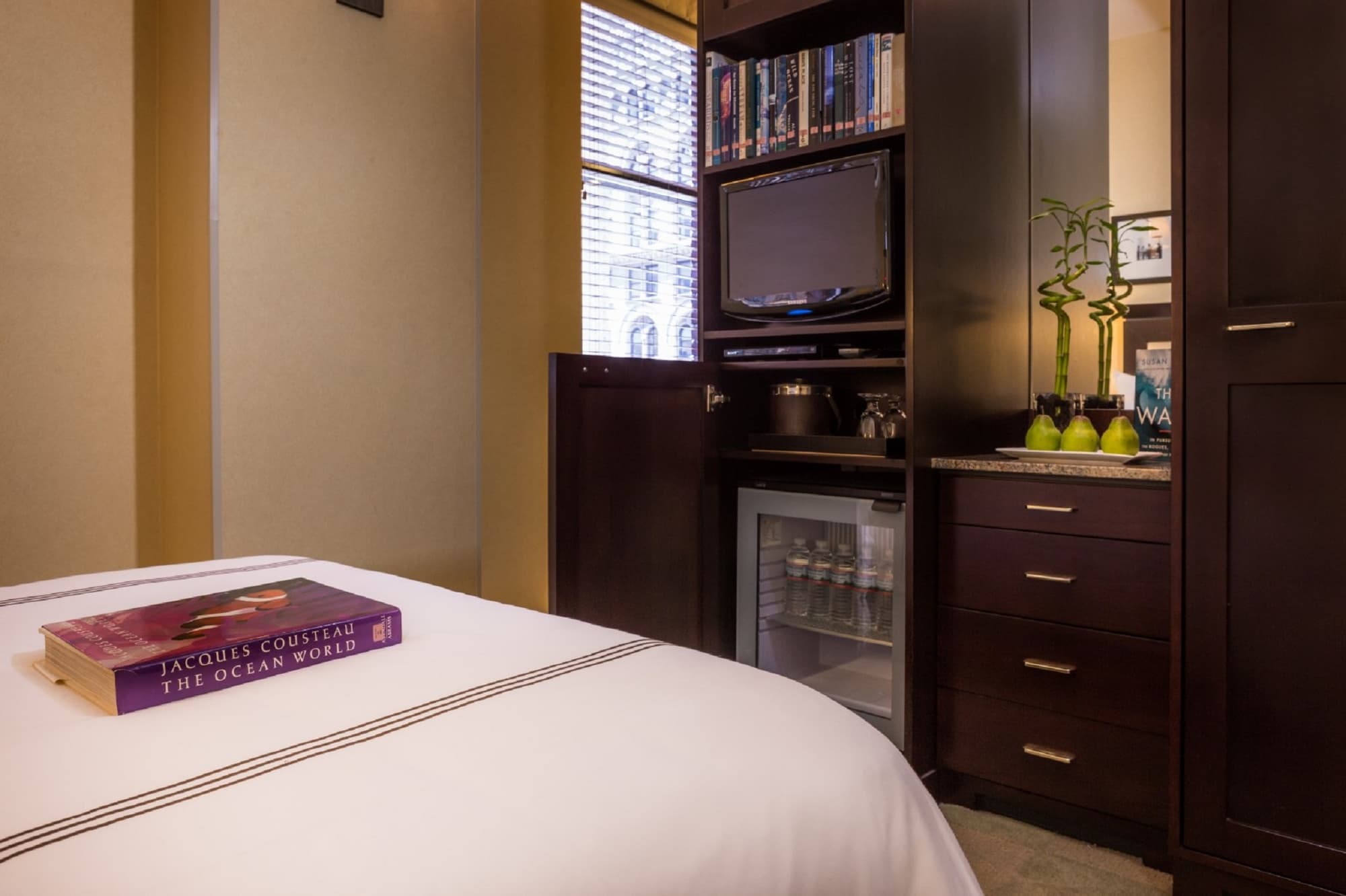 Library Hotel by Library Hotel Collection, Room