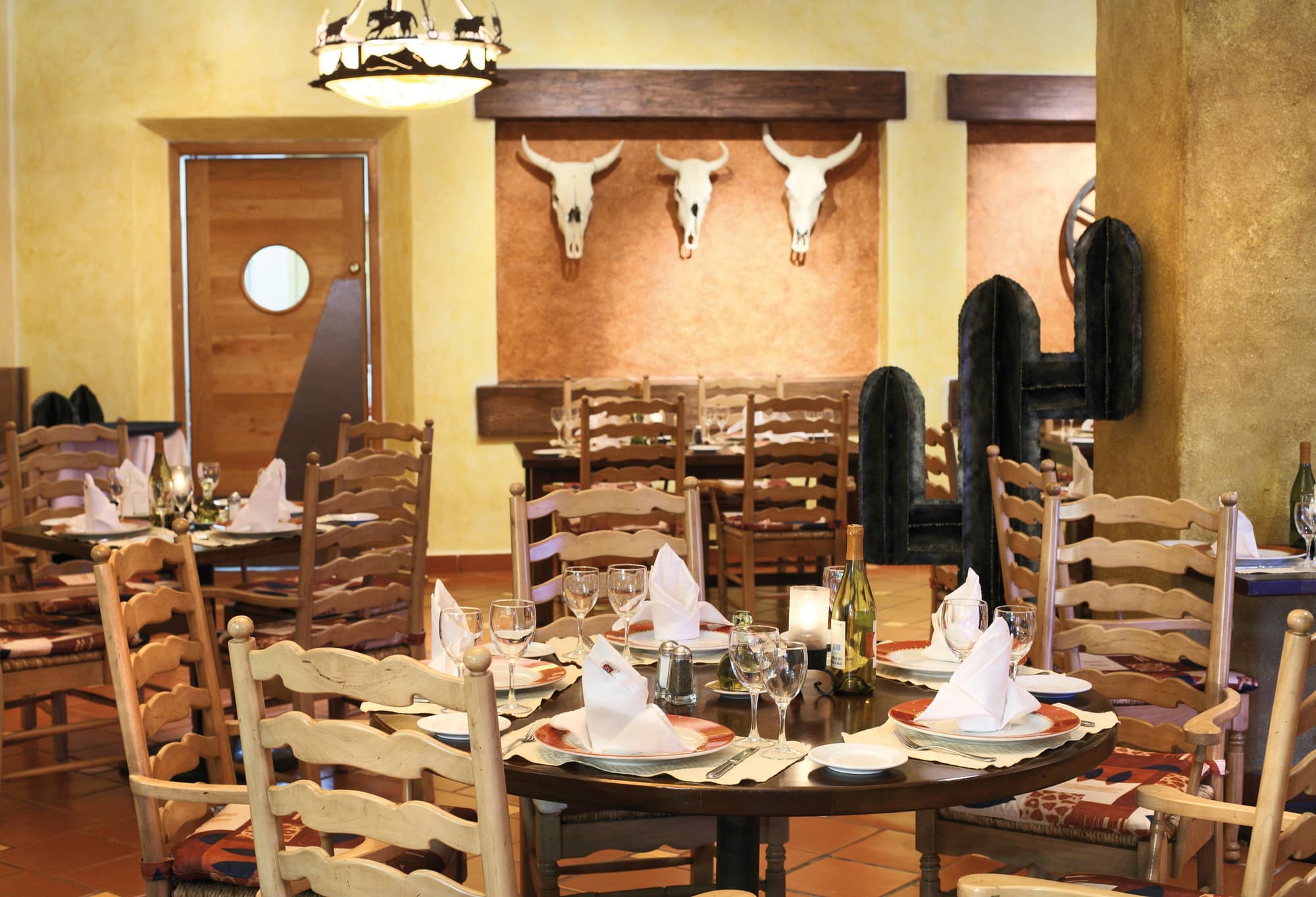 Barceló Maya Colonial, Restaurant