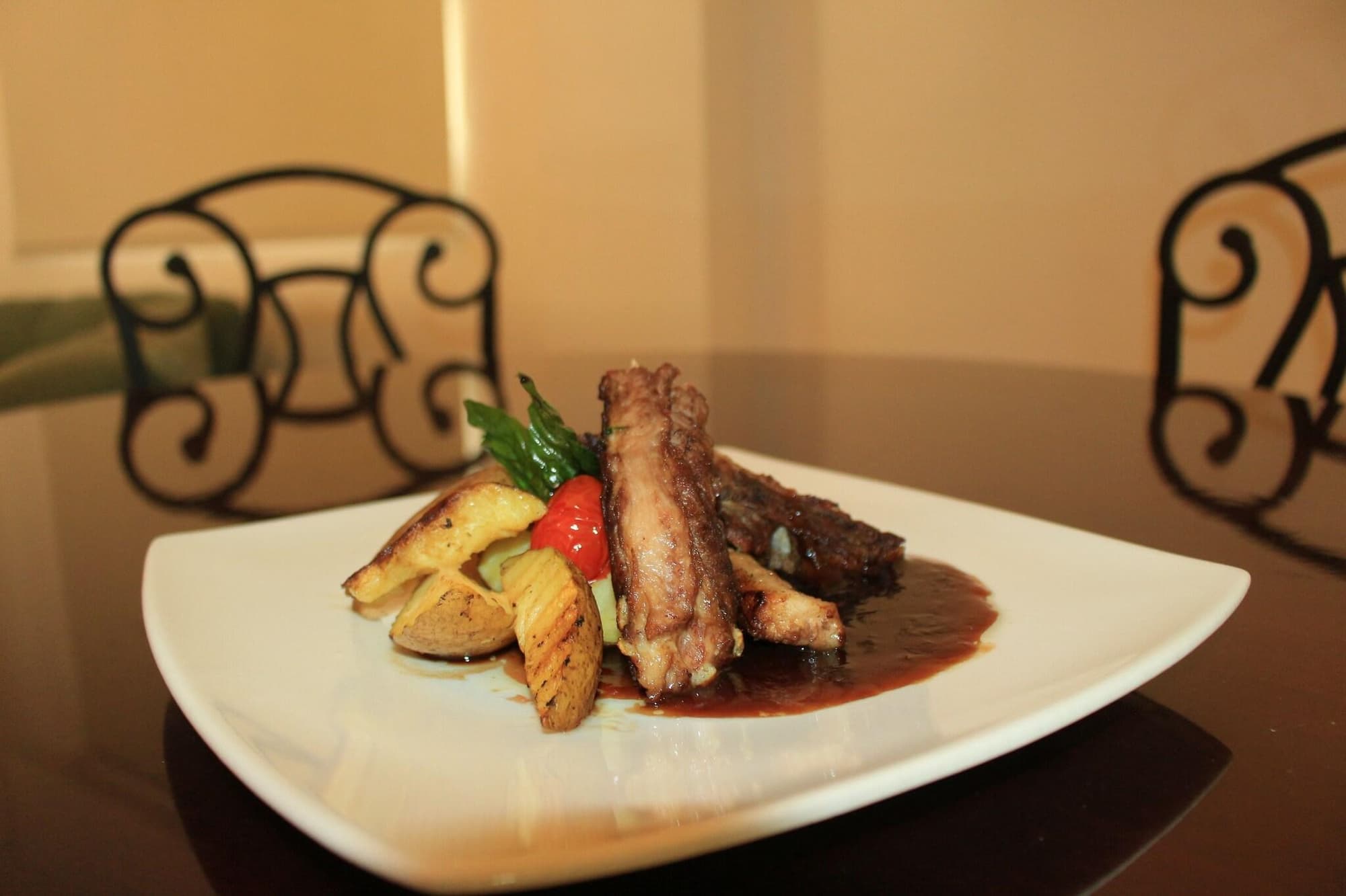 Albrook Inn, Restaurant