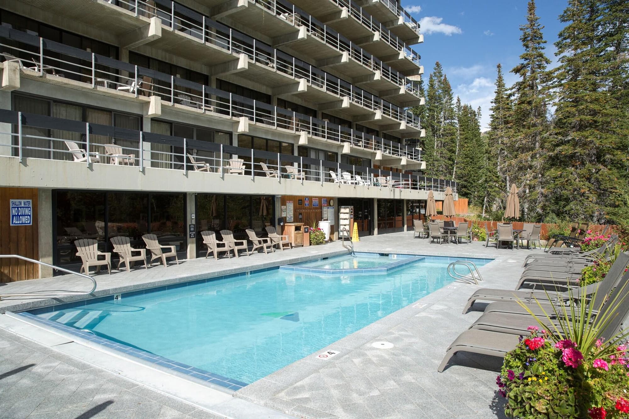 The Lodge at Snowbird, Pool