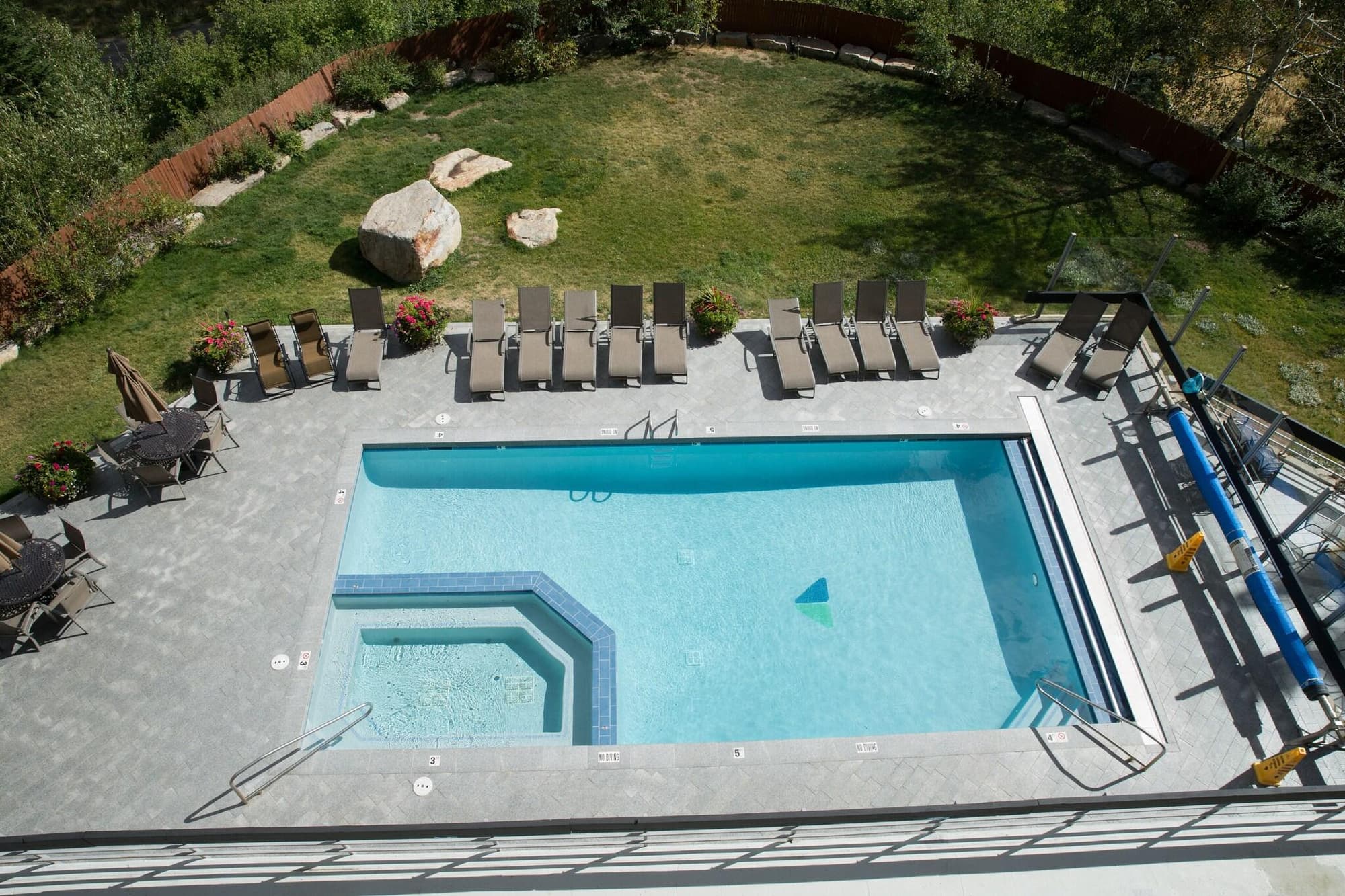 The Lodge at Snowbird, Pool