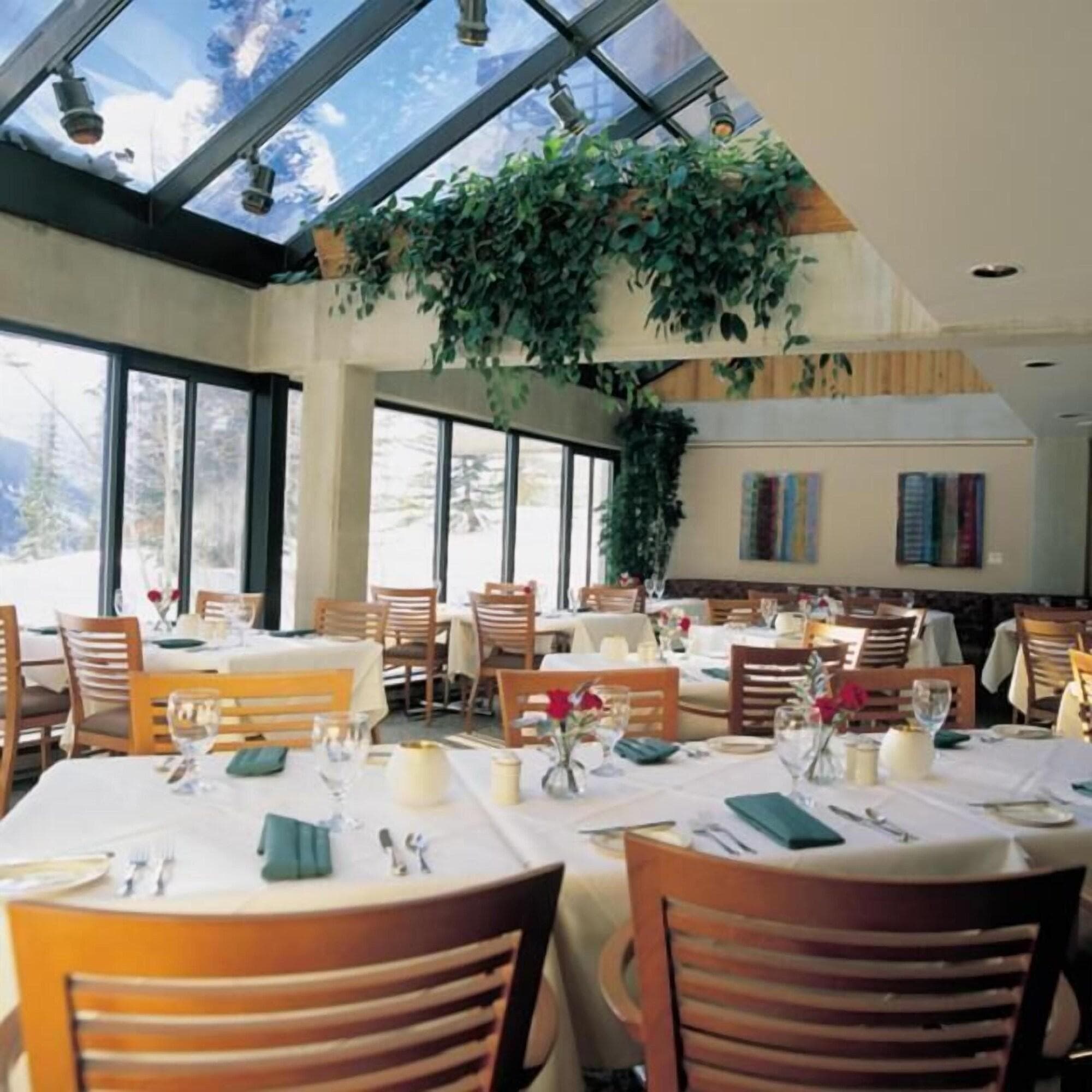 The Lodge at Snowbird, Restaurant