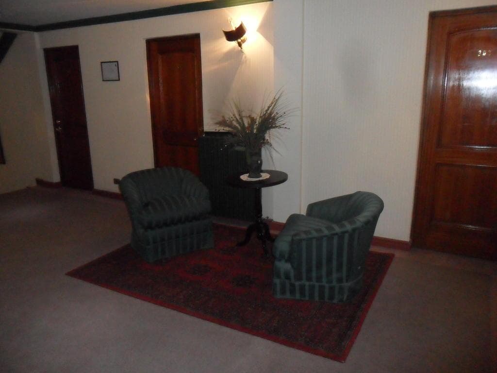 Isla Rey Jorge, Lobby