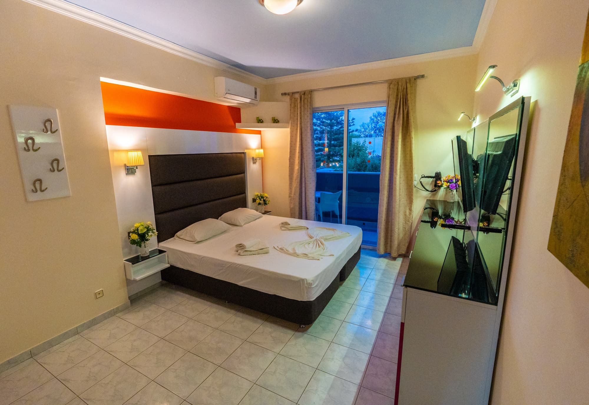 Grecian Fantasia Resort, Room