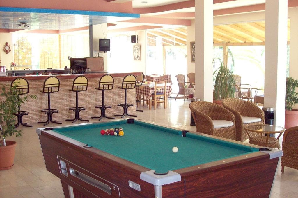 Sotirakis Studios, Lobby