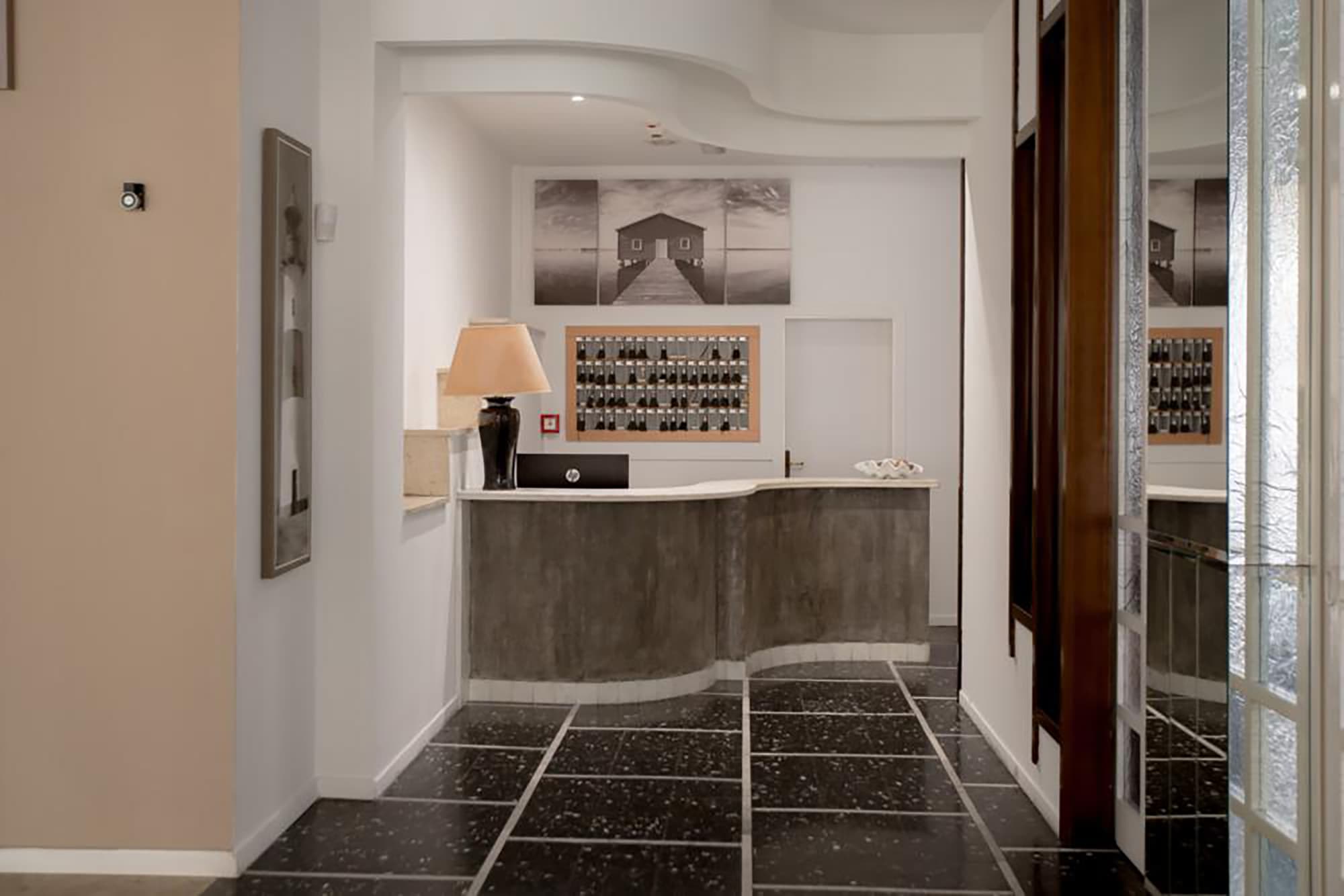 c-hotels International, Lobby