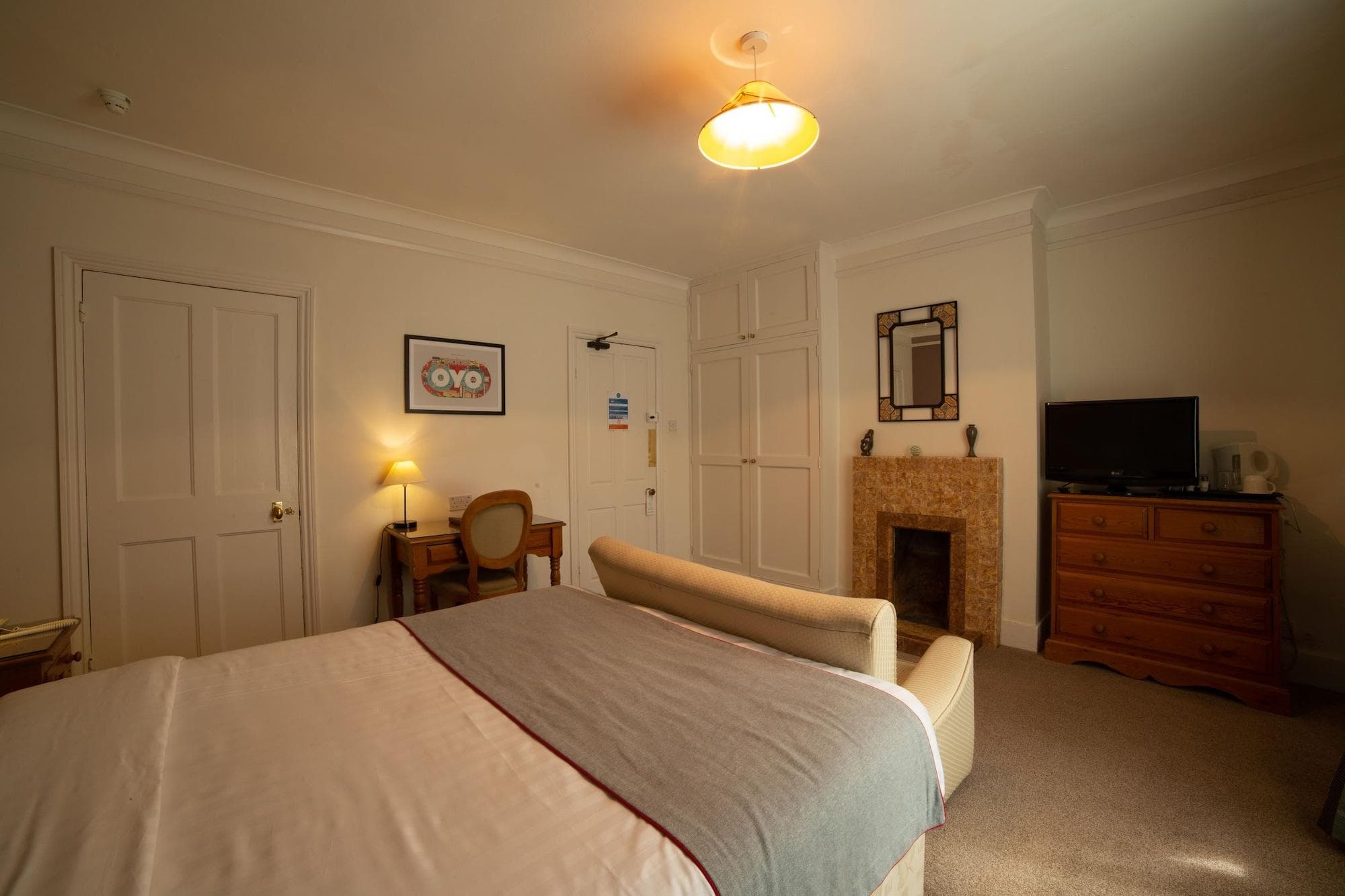 Fines Bayliwick Country House, Room