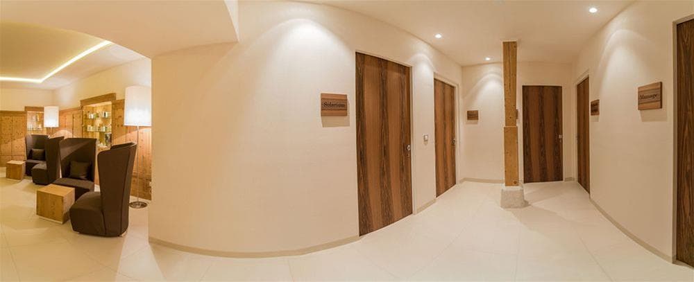 Park Hotel Bellevue, General view