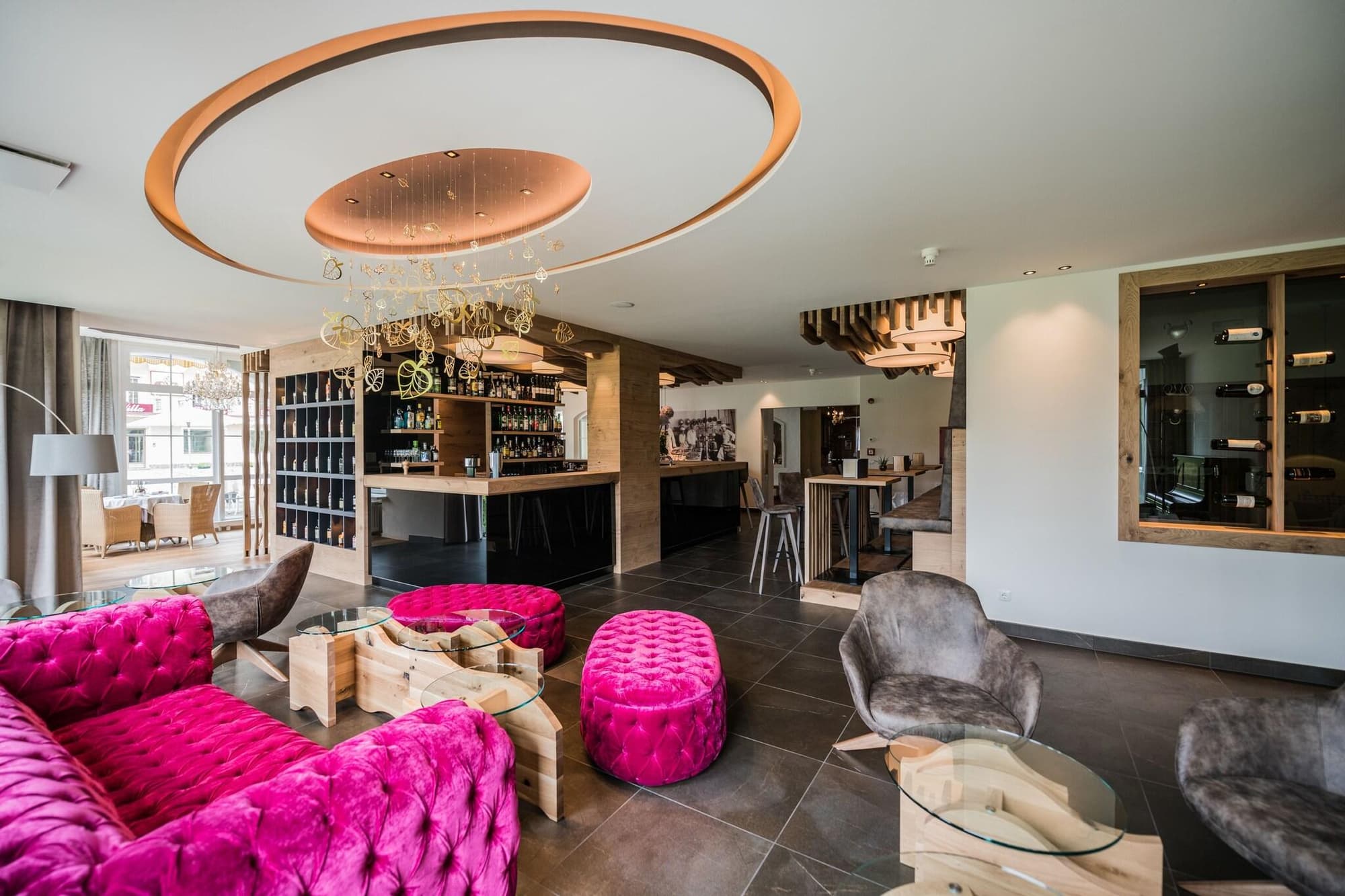 Park Hotel Bellevue, Bar