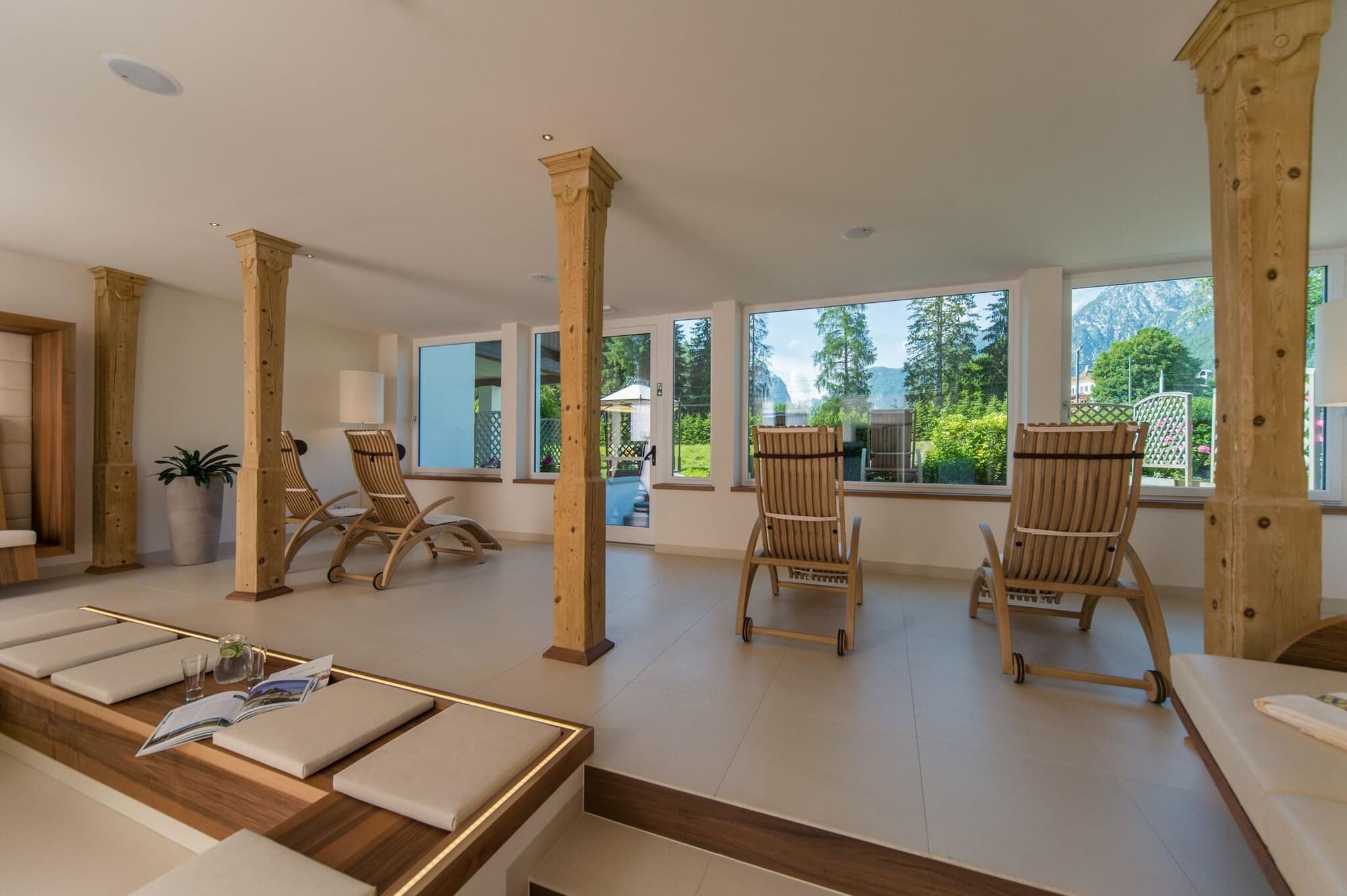 Park Hotel Bellevue, Sports and Entertainment