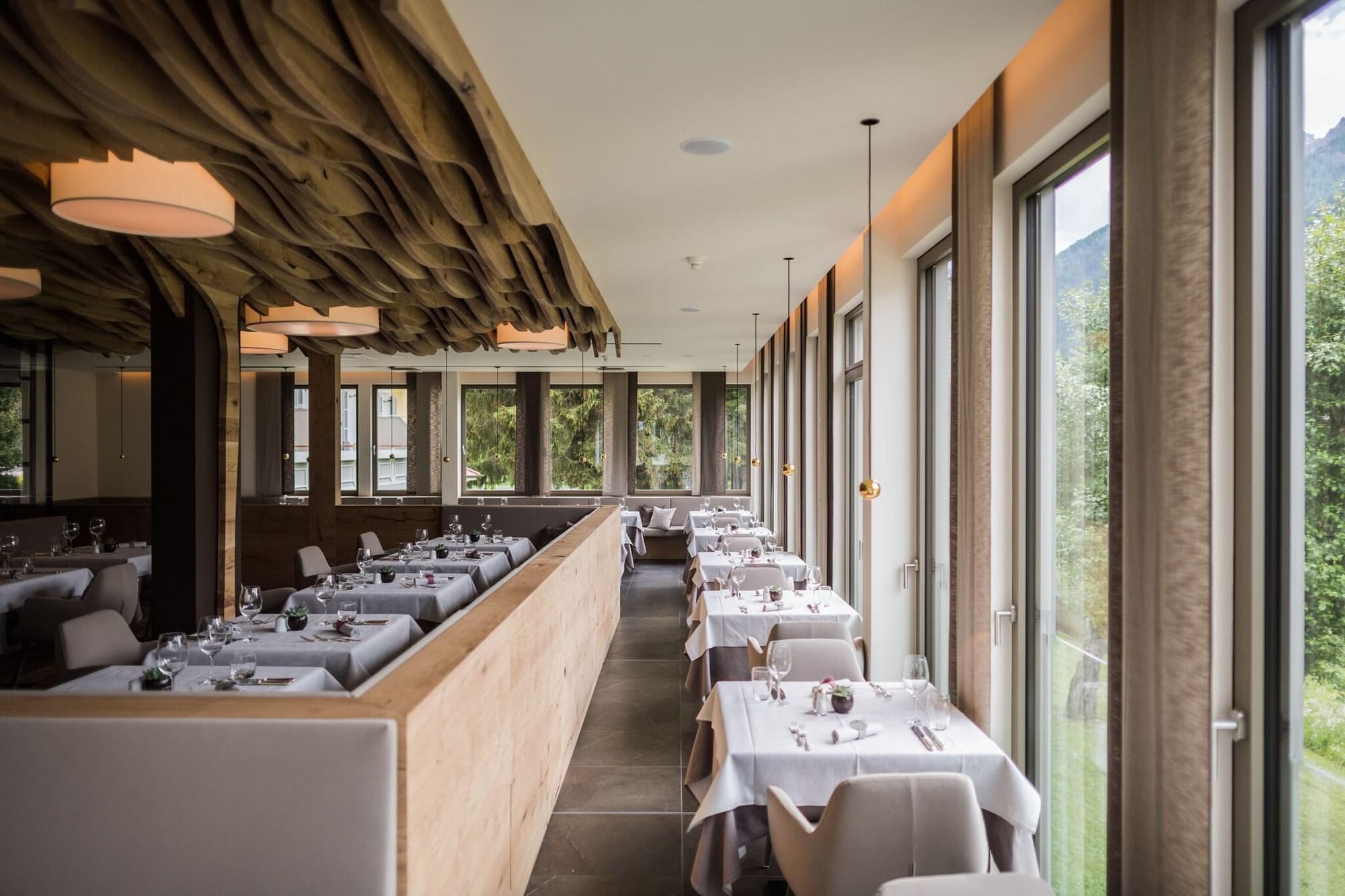 Park Hotel Bellevue, Restaurant