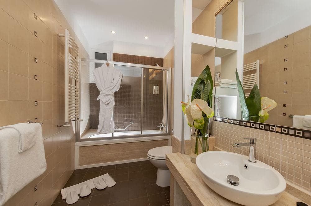 Daphne Trevi, General view