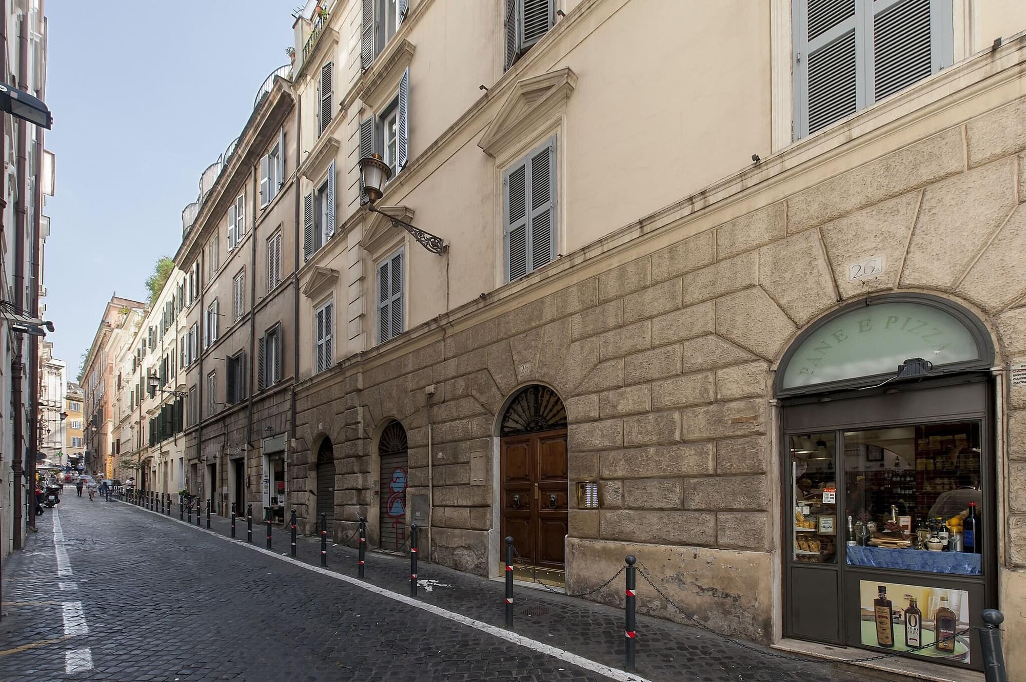 Daphne Trevi, General view