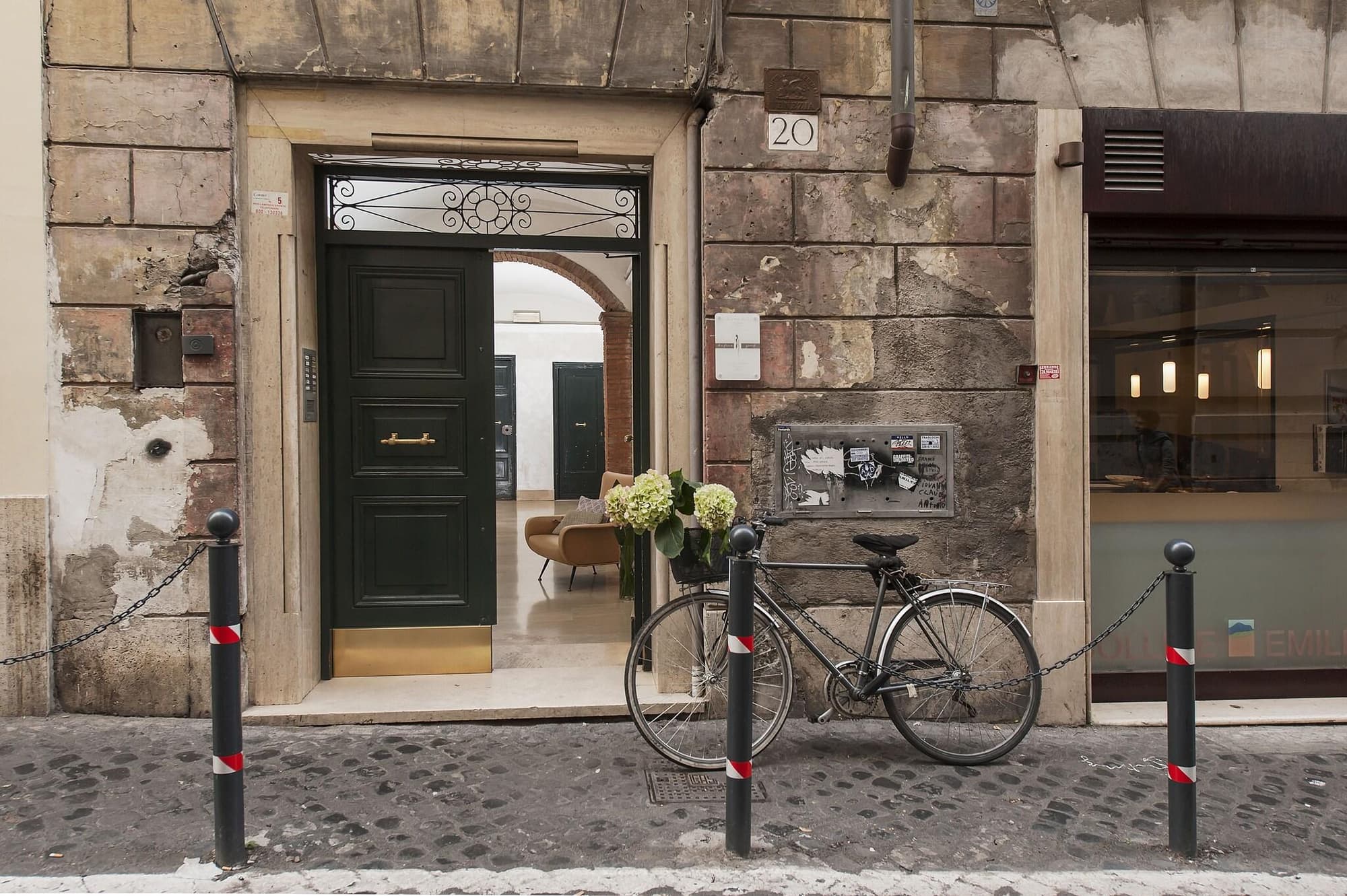 Daphne Trevi, General view