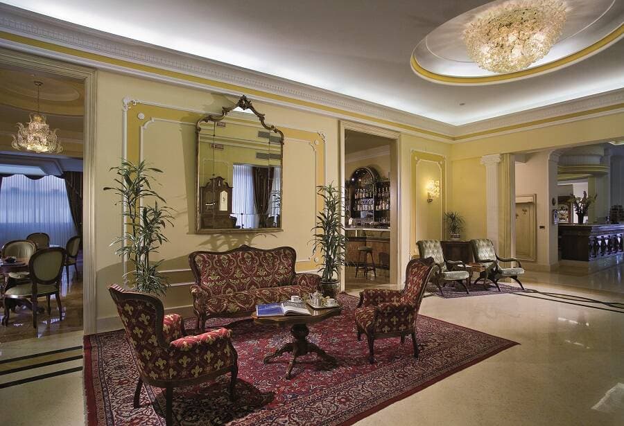 Palace Meggiorato, Lobby
