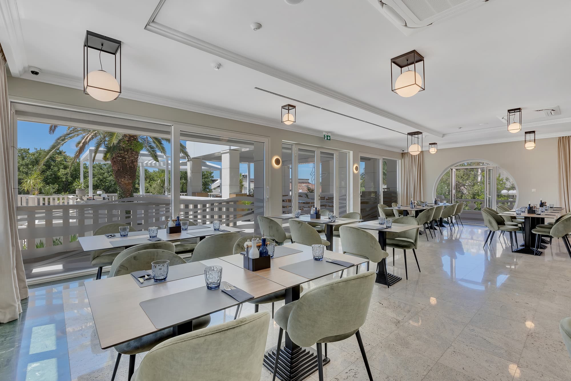 Laurentum, Restaurant