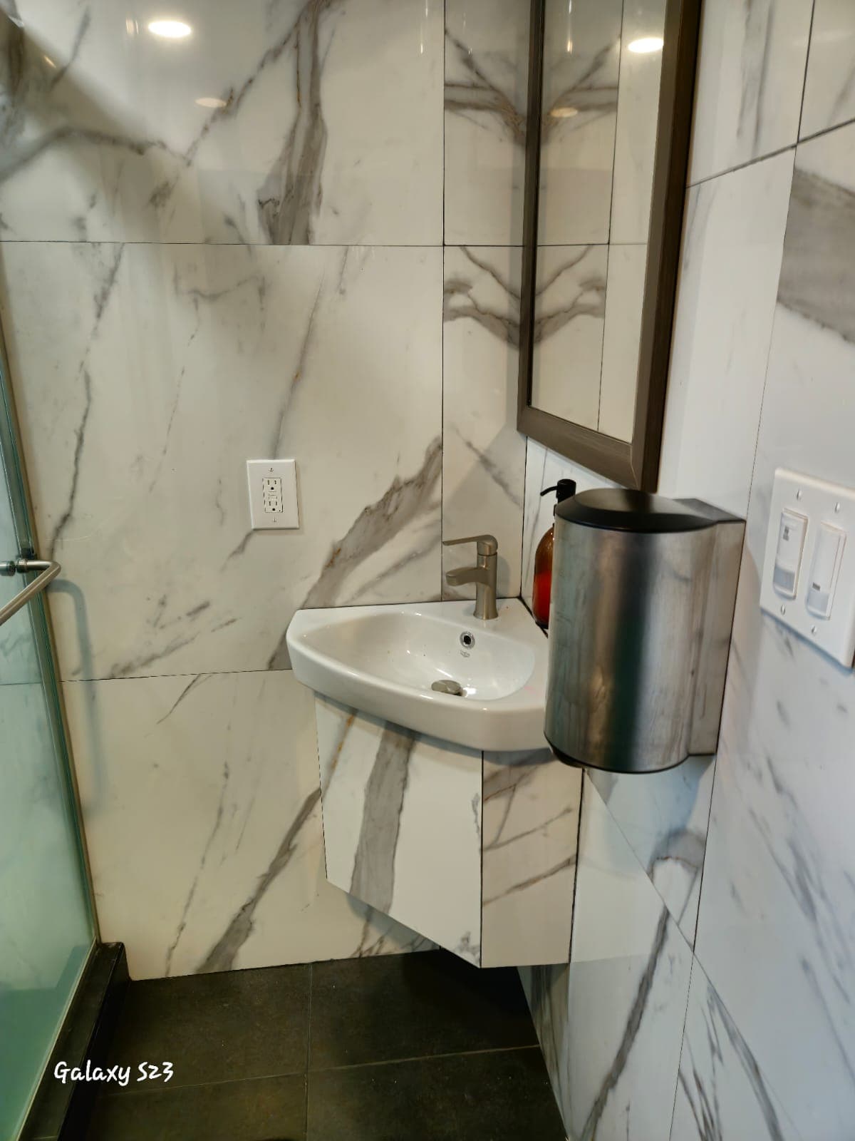 European Hostel, Room